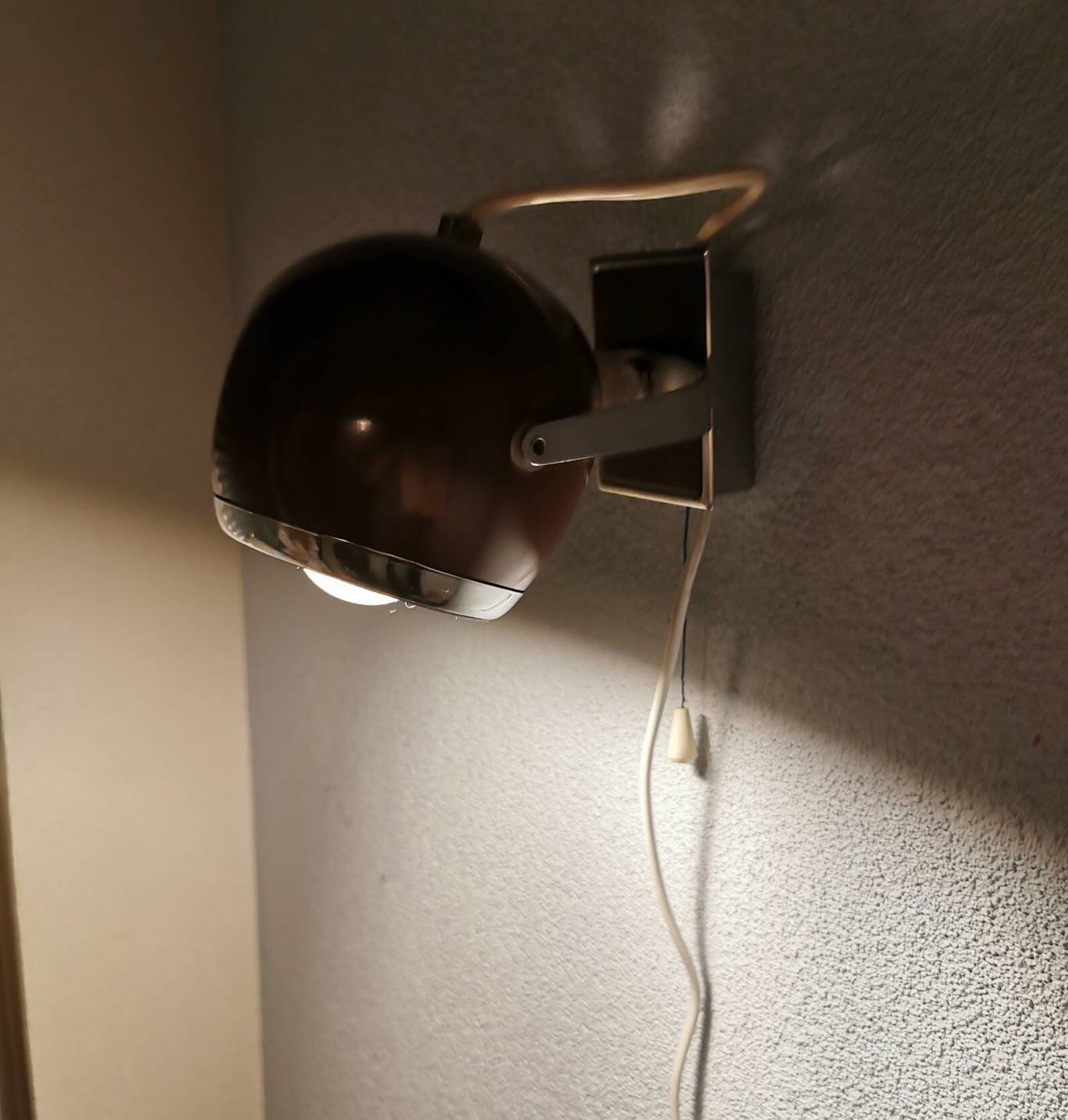 Apply brown vintage eye ball 1970