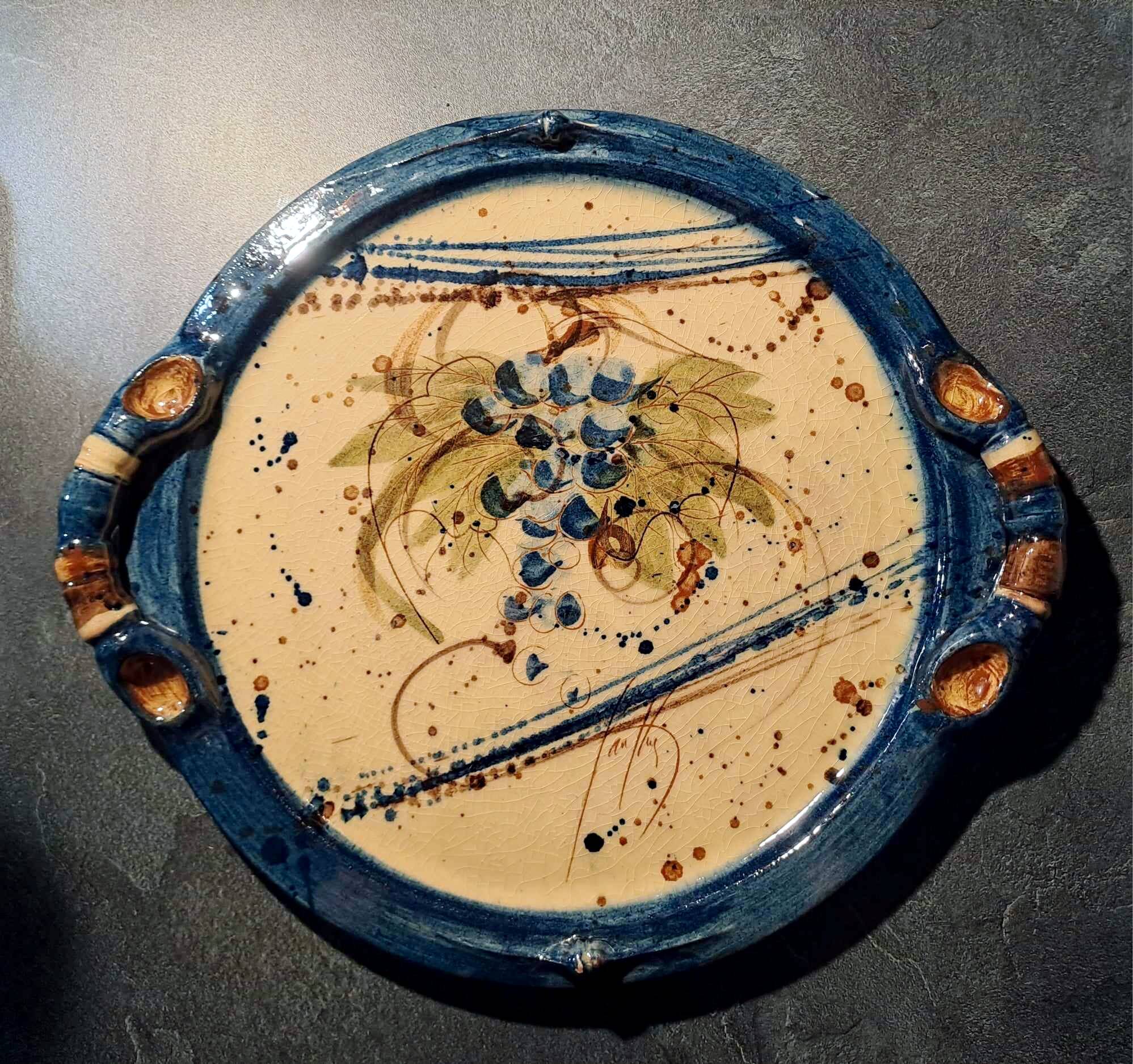 Ceramic serving dish