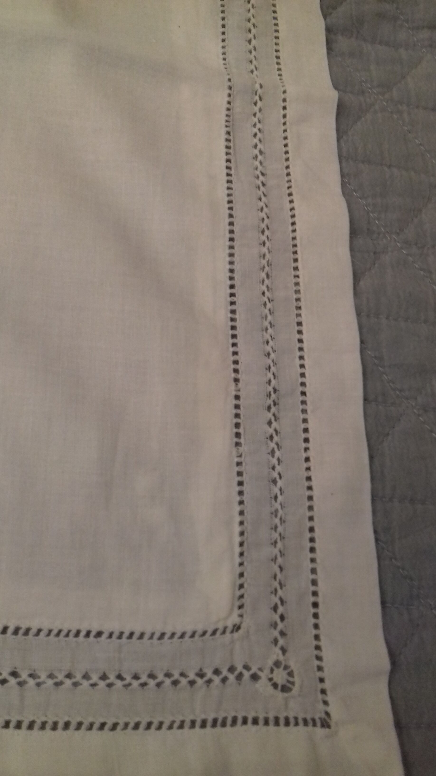 2 pretty linen or fine cotton, monogram C F.open edges