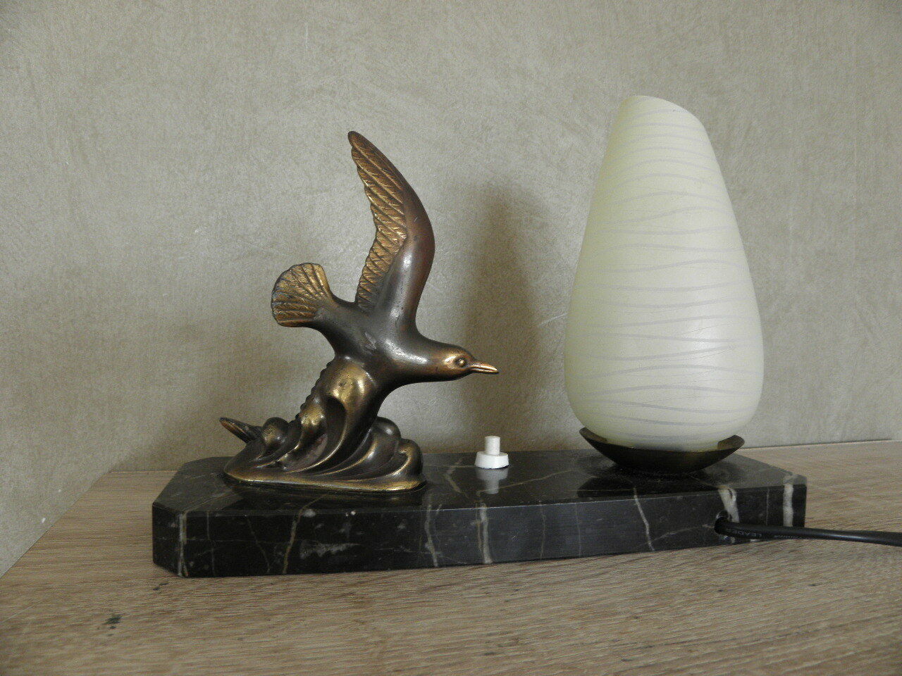 Table lamp figurine birds in marble art deco