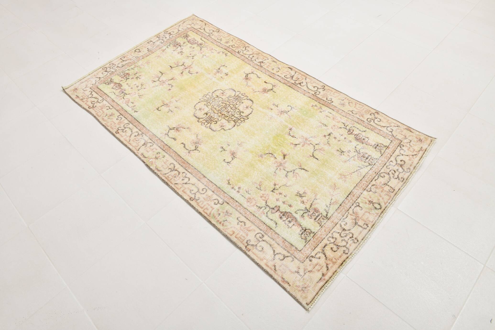3x6 Pale Yellow & Brown Classic Turkish Rug, 110x197Cm