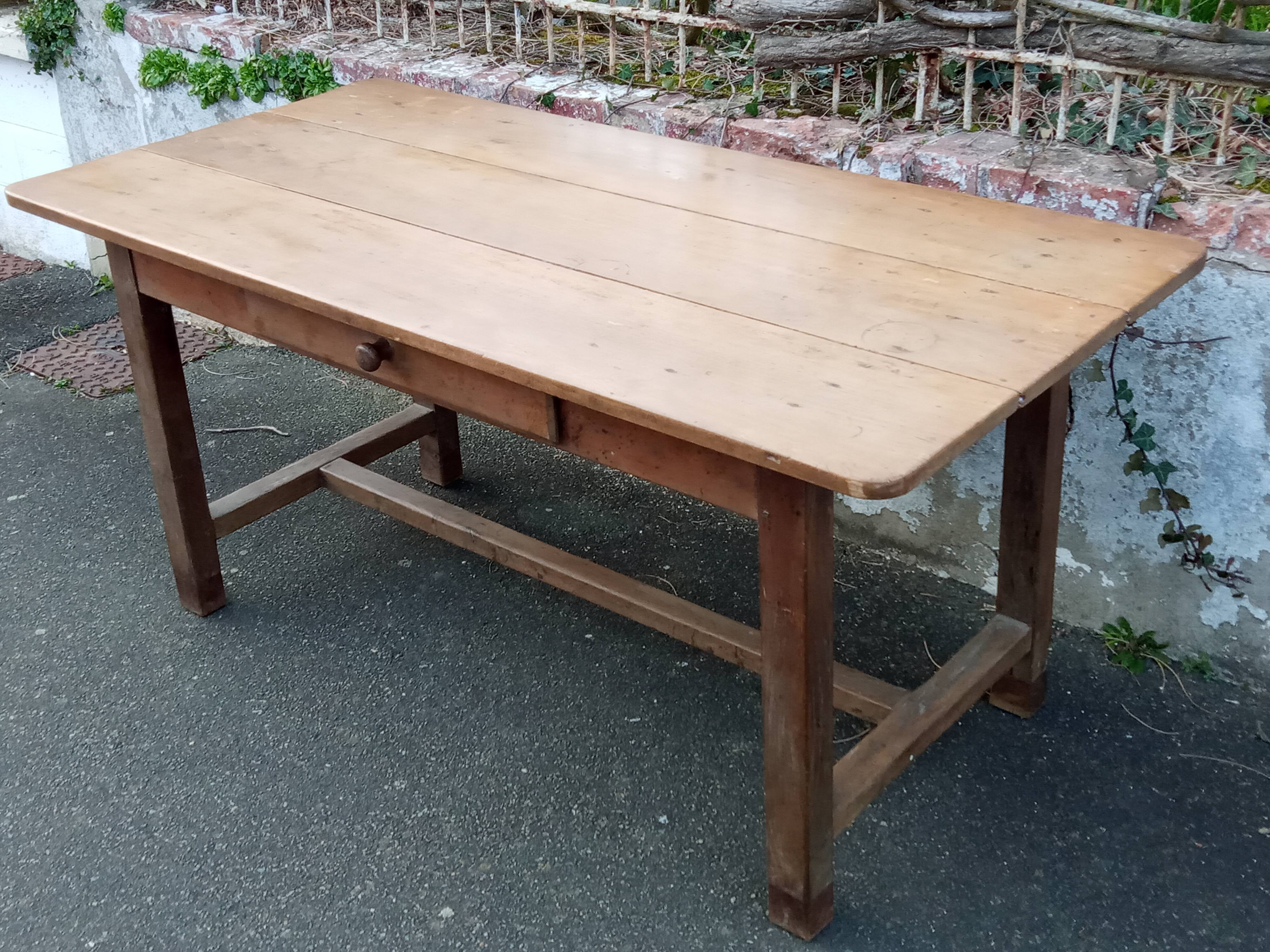 Old farmhouse table 6 people