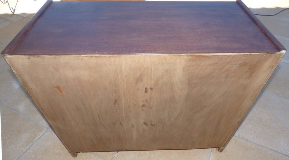 Antique chest of drawers from the 50s with 5 curved drawers, vintage old-style assembly and brass knobs