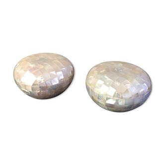 Salt and pepper in mother-of-pearl