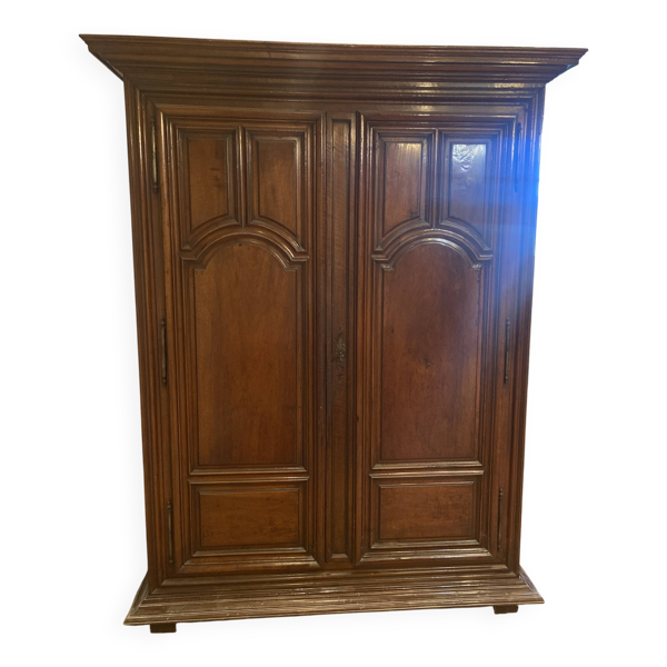 Grande armoire lingère de style Louis XIV en bois massif – XIXe siècle