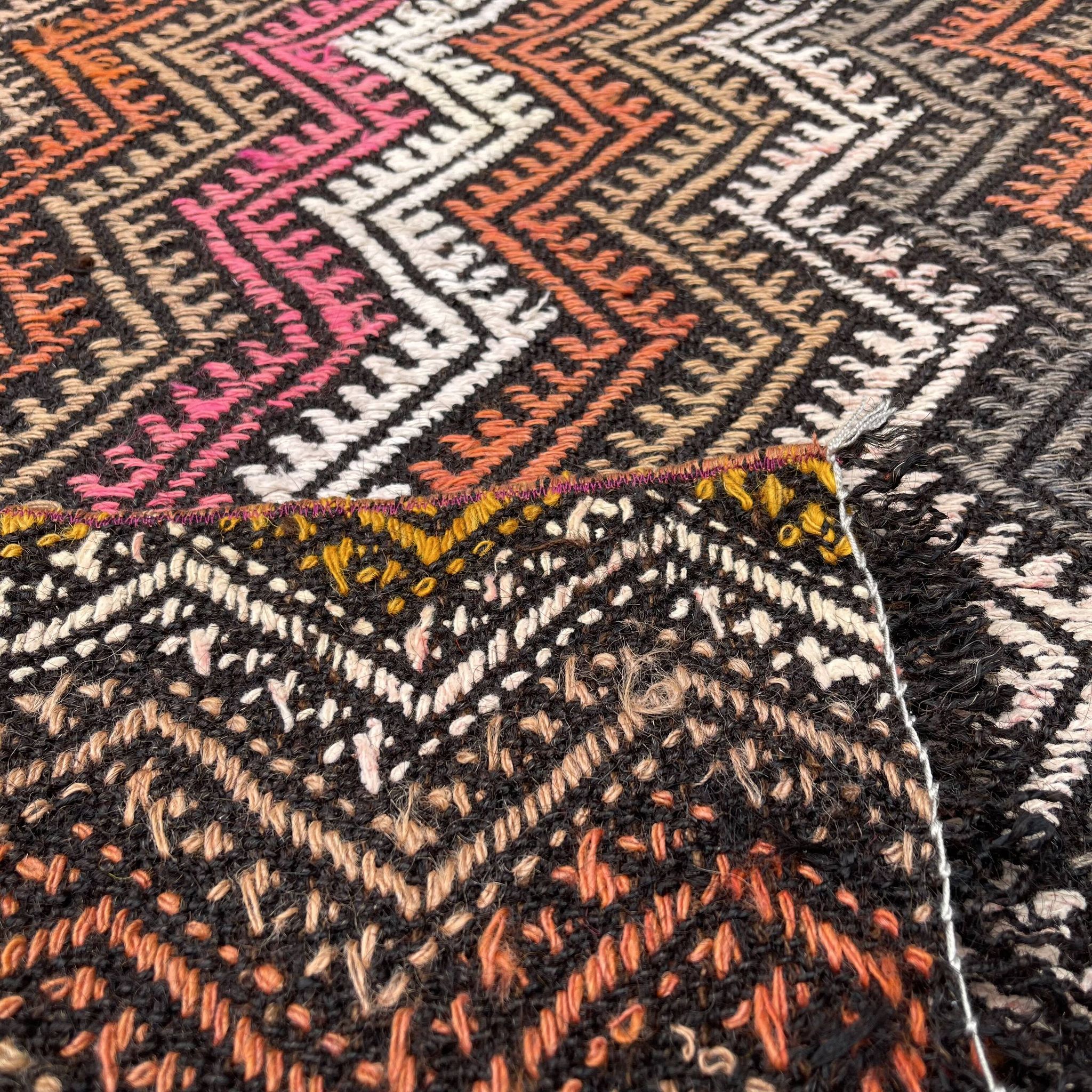 Vintage turkish kilim rug , 133 x 81 cm