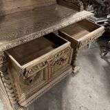 Hunting buffet with 2 bodies