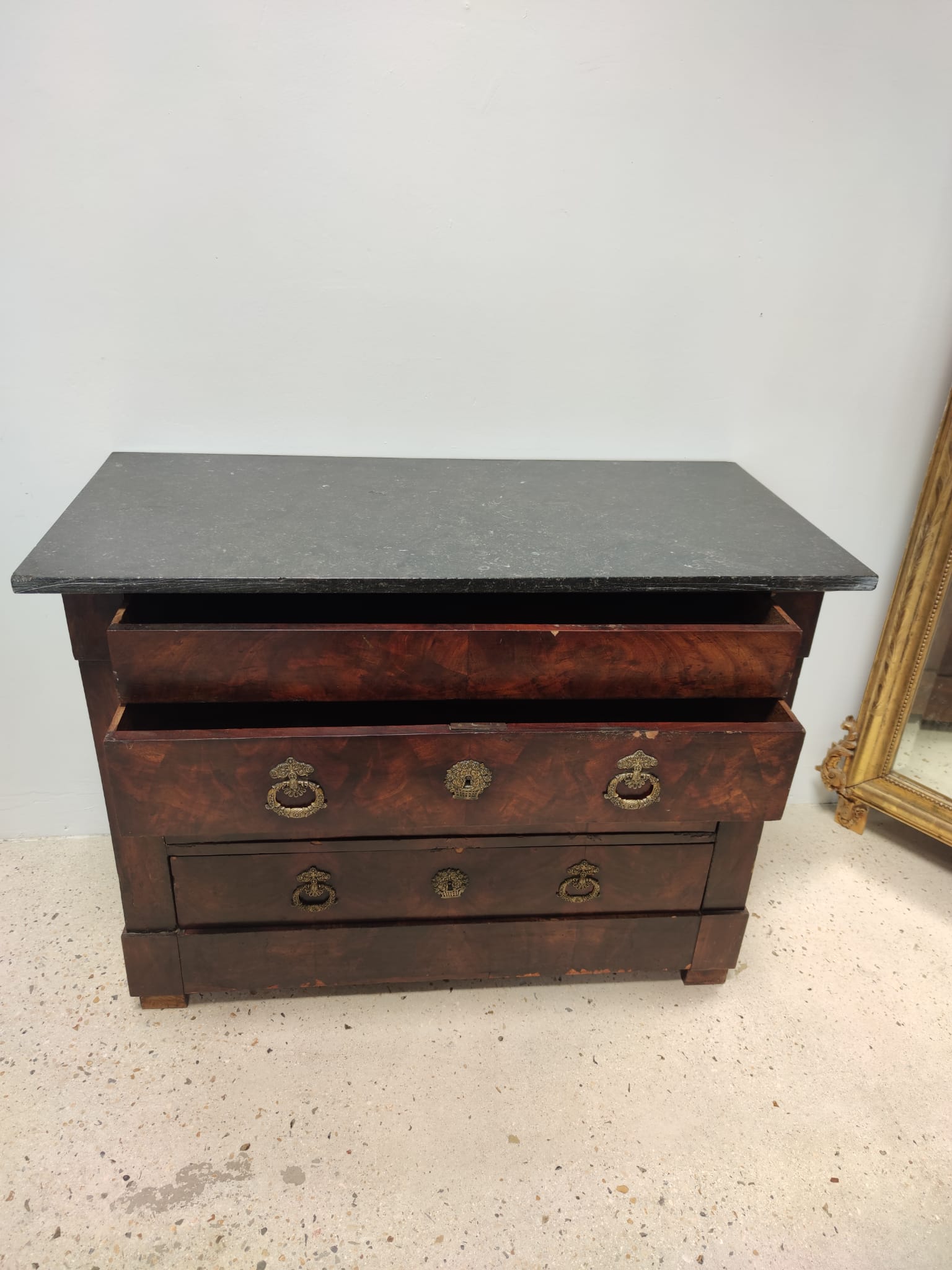 Chest of drawers in wood and gray marble with 4 drawers nineteenth century