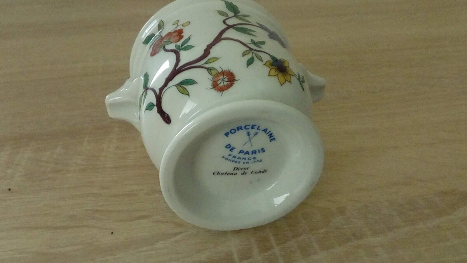 Cache pot refresher porcelain of paris decor chateau de conde