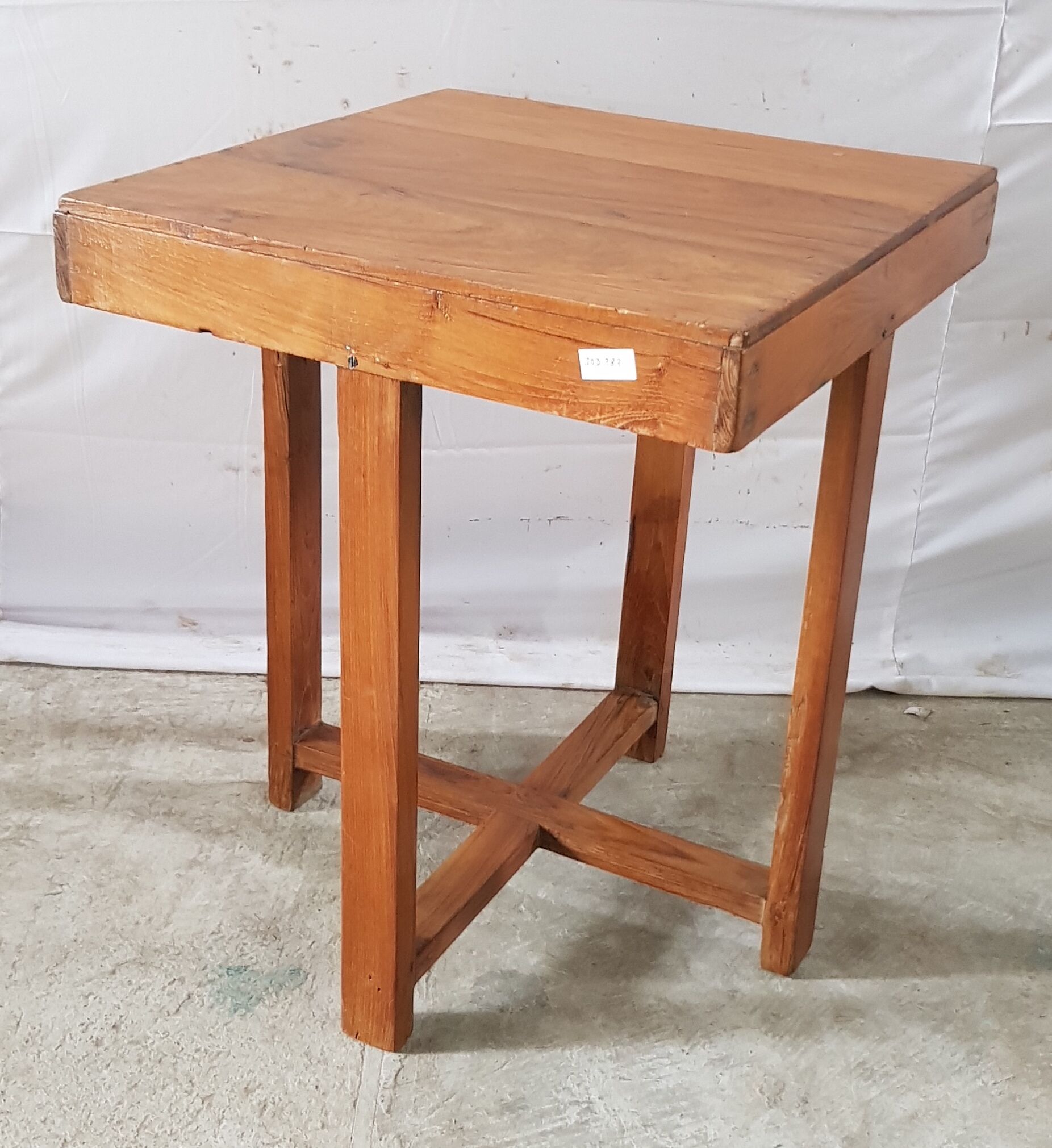 Former square pedestal in teak