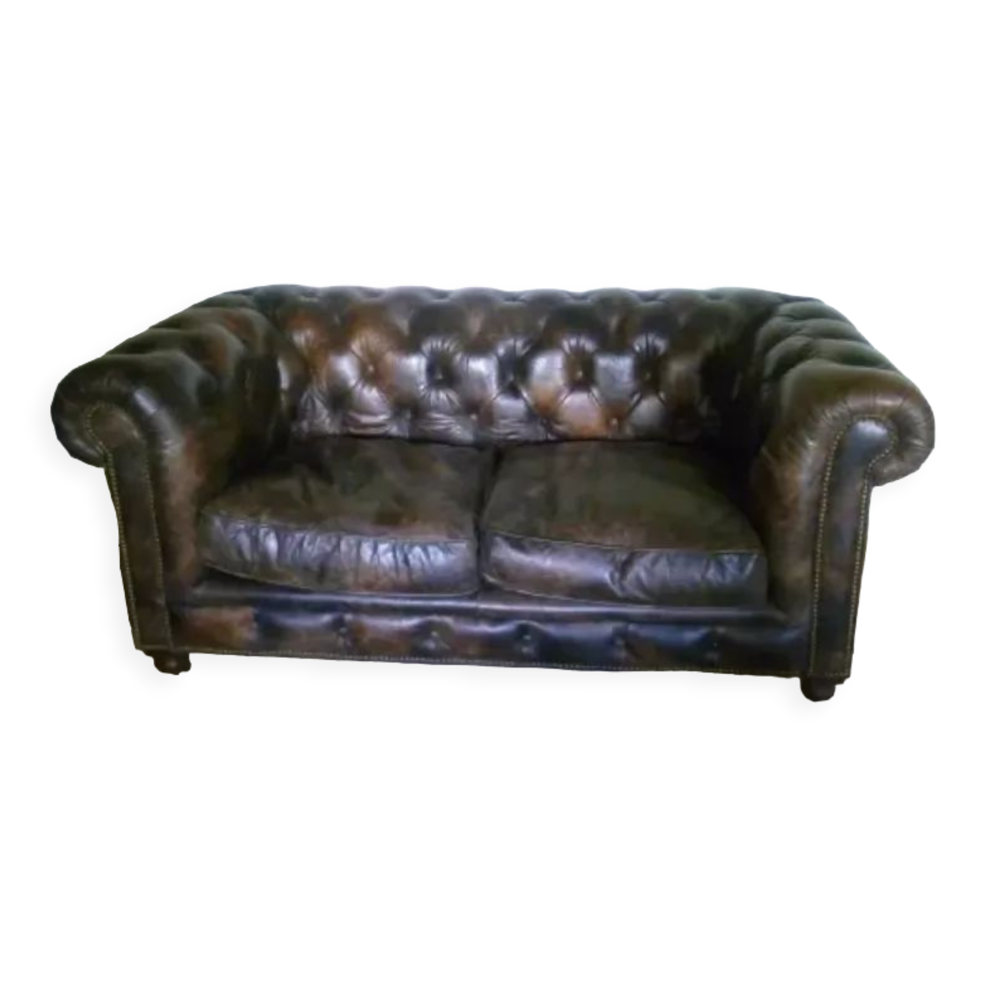 Chesterfield style sofa from the Saint-James brand