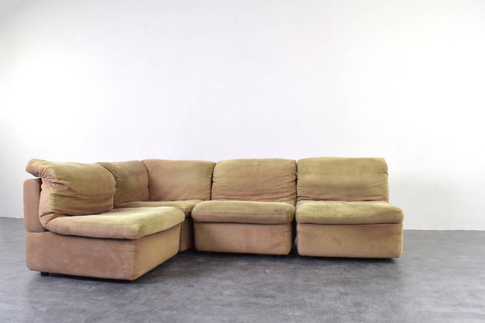 Mid-Century Modular Corner Sofa by Rolf Benz, 1970s.