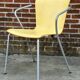 vintage fritz hansen vico magistretti duo fauteuils empilables en bois courbé ensemble de quatre