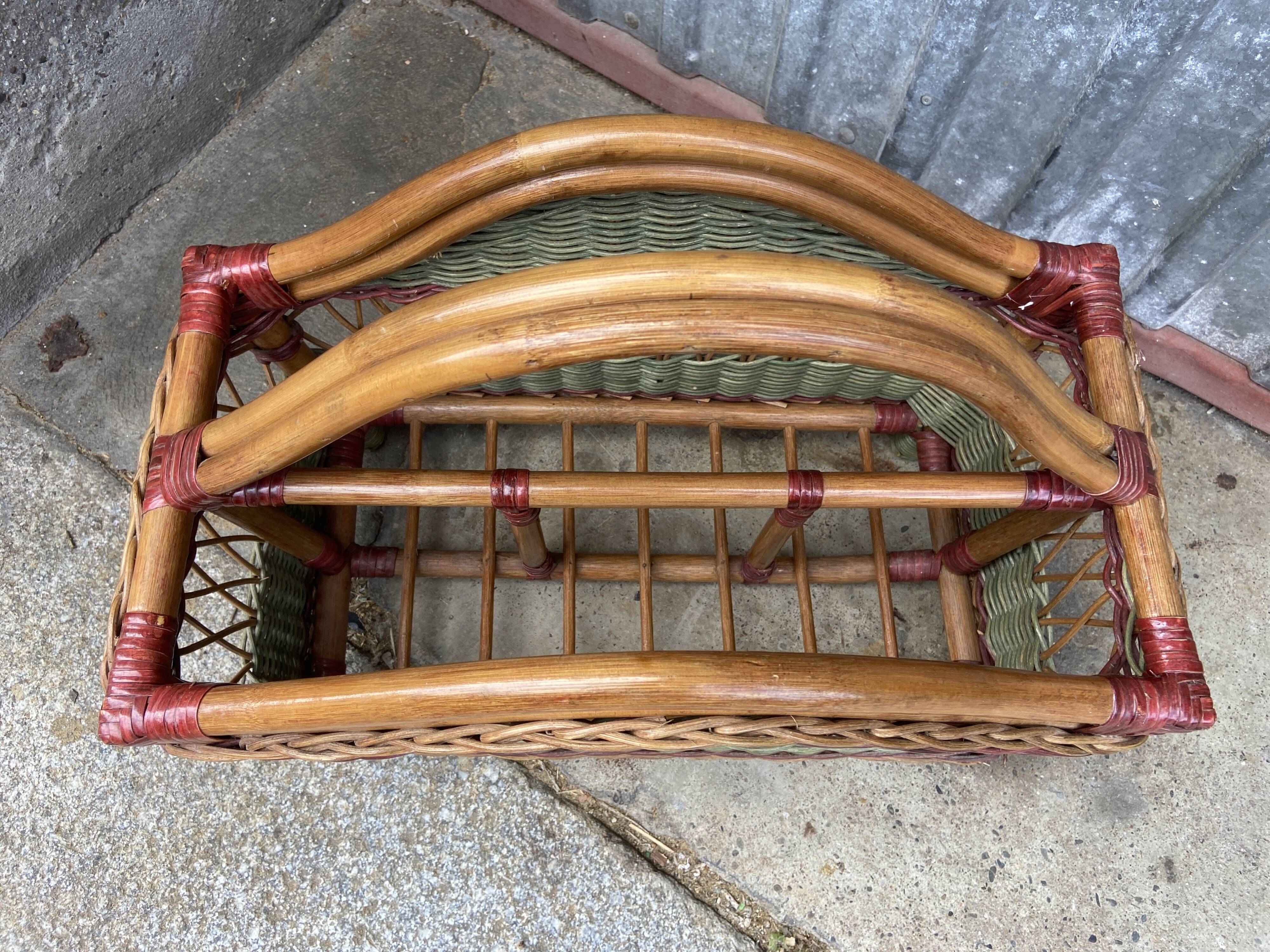 Door vintage rattan magazines