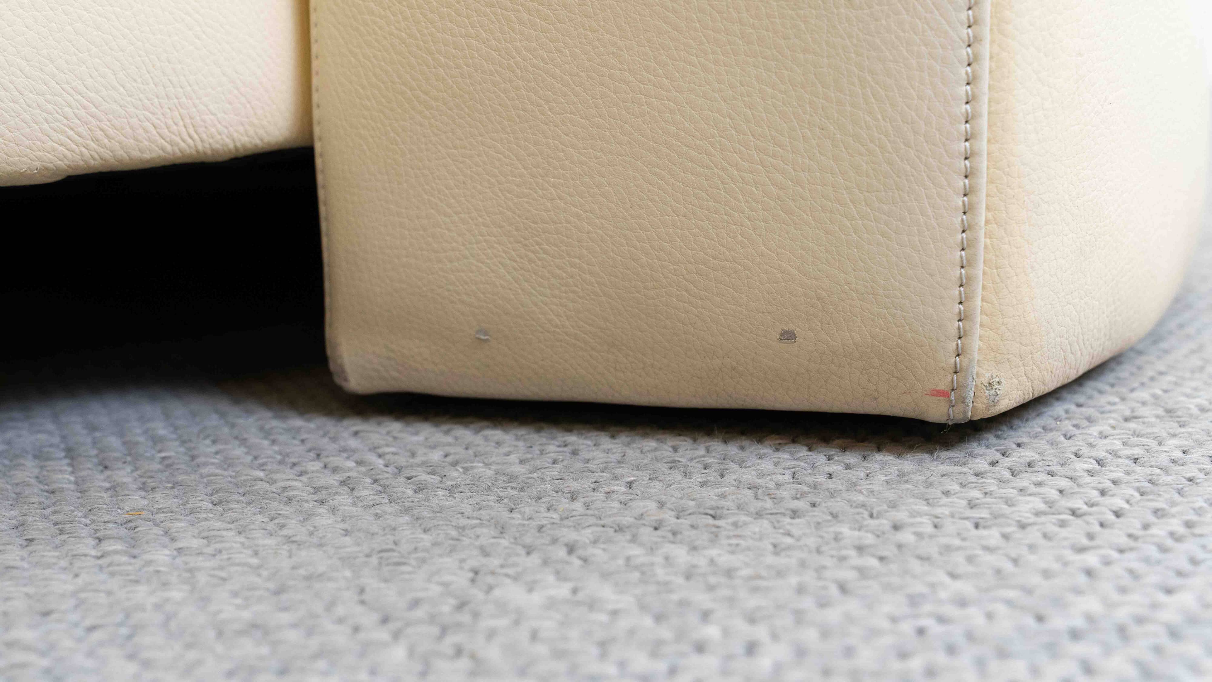 BRETZ Eves Island Creme, 4-Seater Sofa in Leather