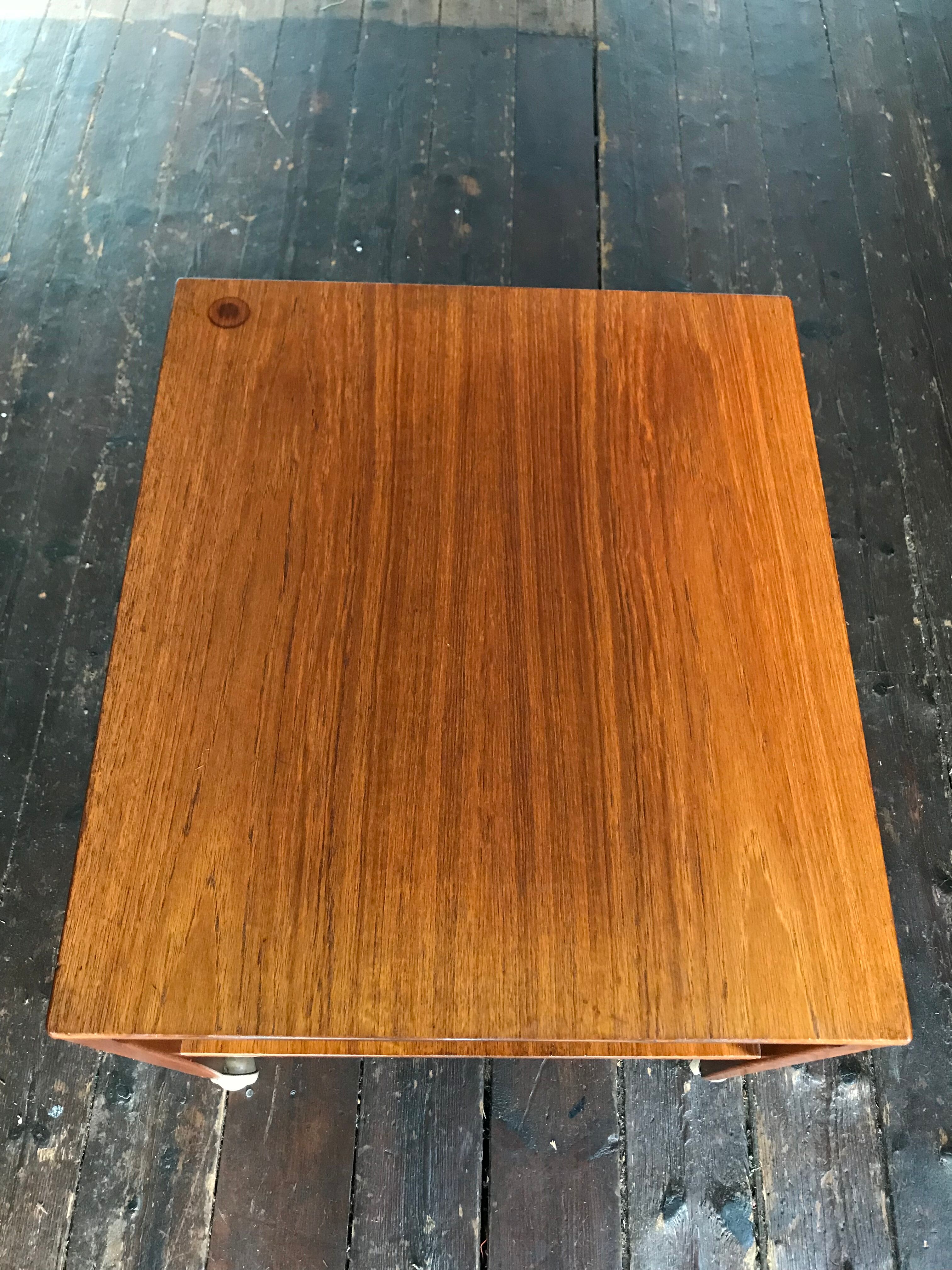 Scandinavian teak coffee 60
