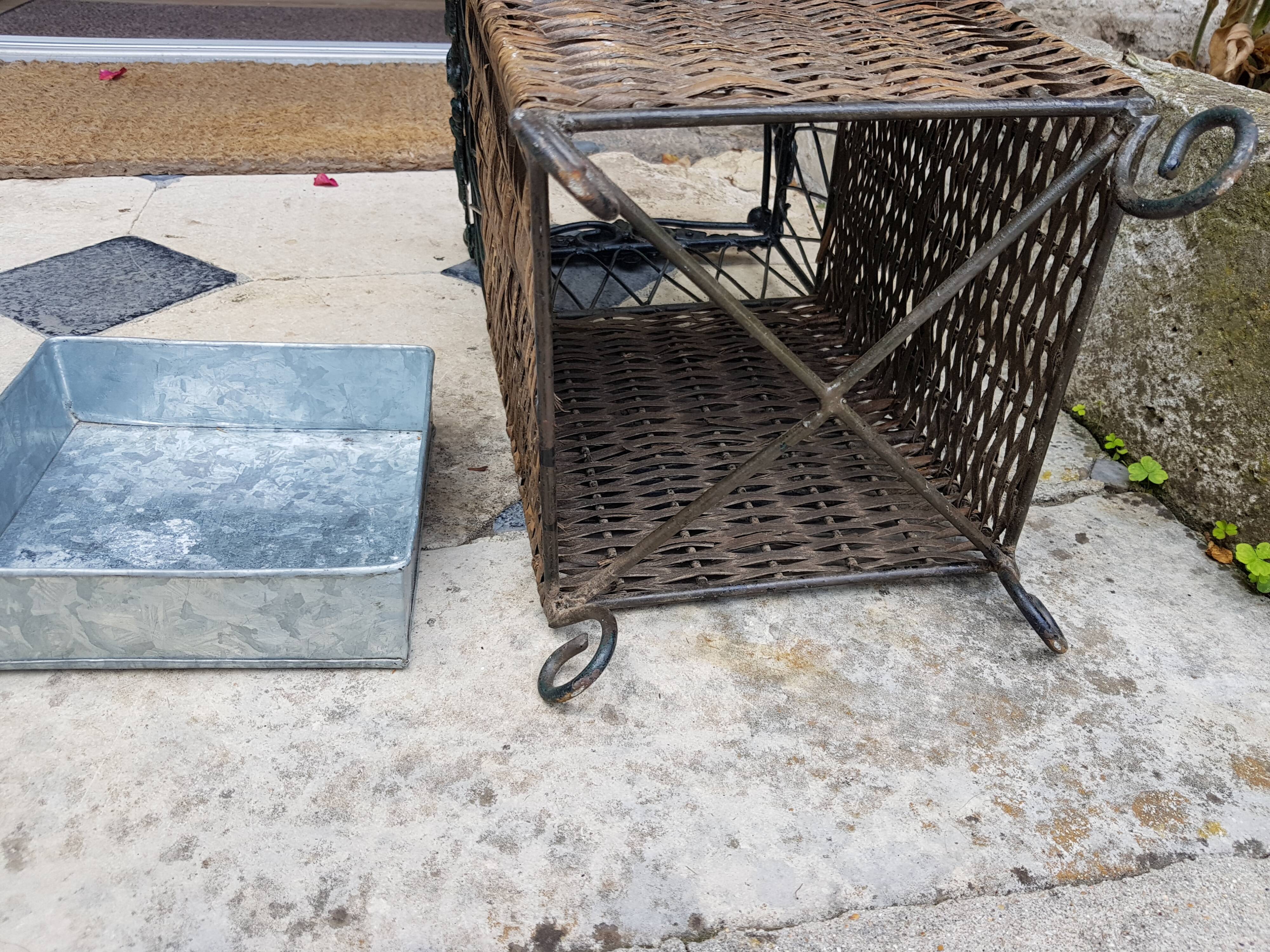 Iron and wicker umbrella carrier