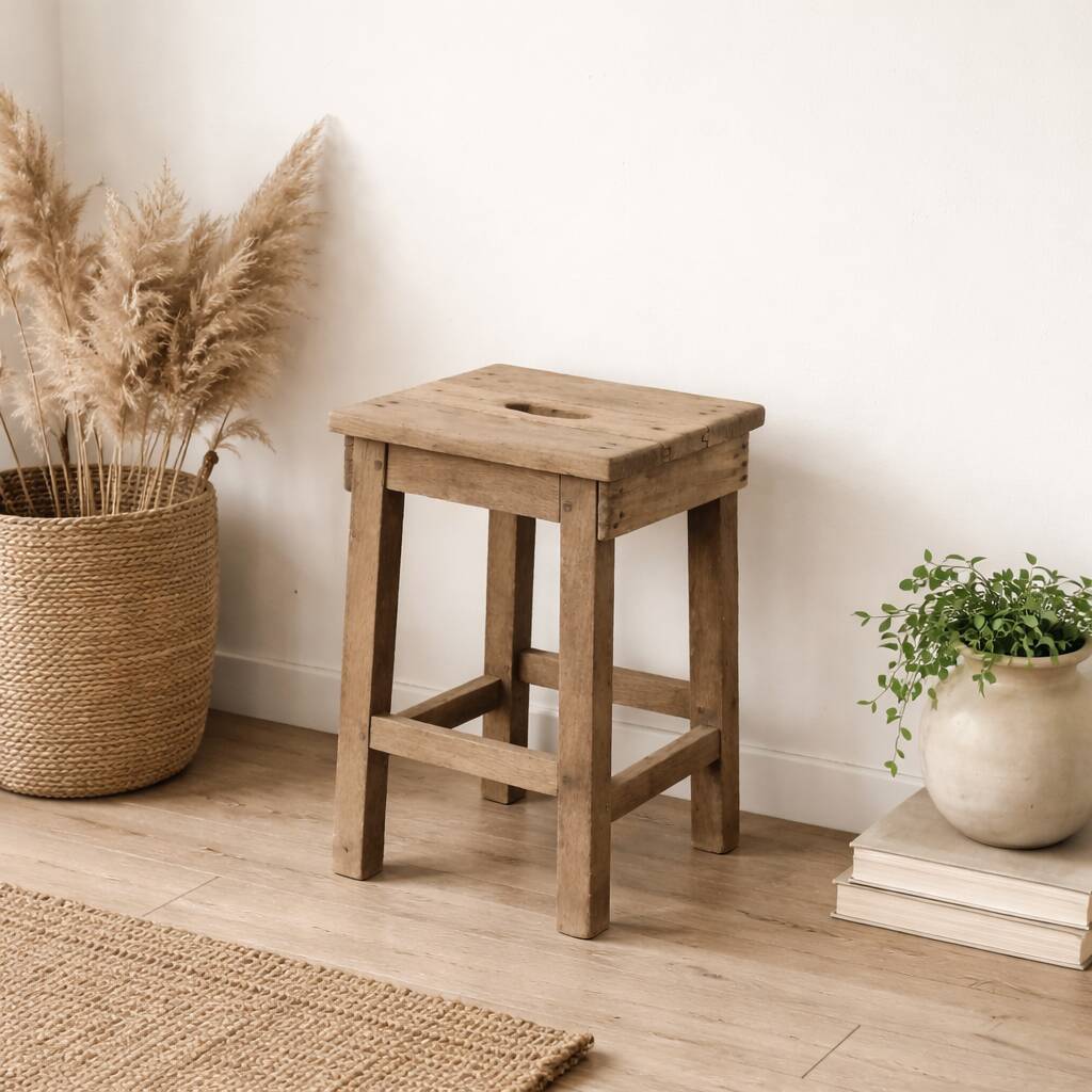 Vintage workshop stool in solid wood – sandblasted