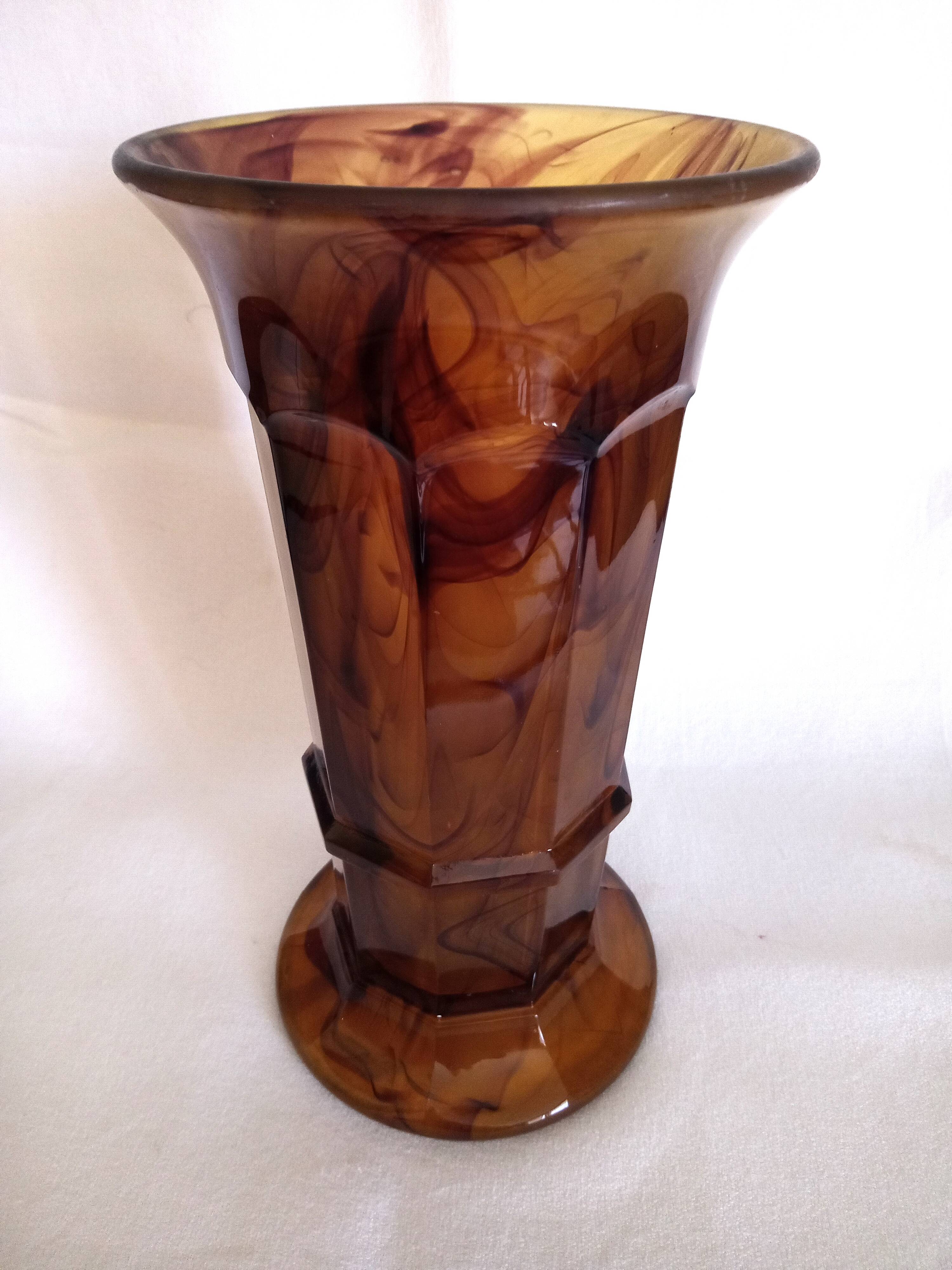 George Davidson "cloud glass", 1922 - Art Deco vase in amber colored glass