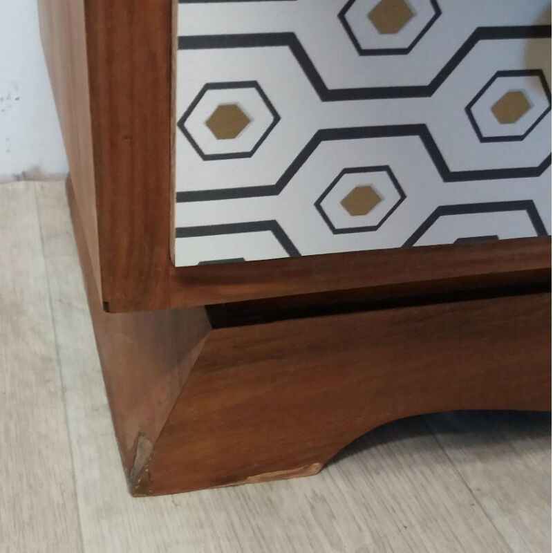 Dresser to the 1940s