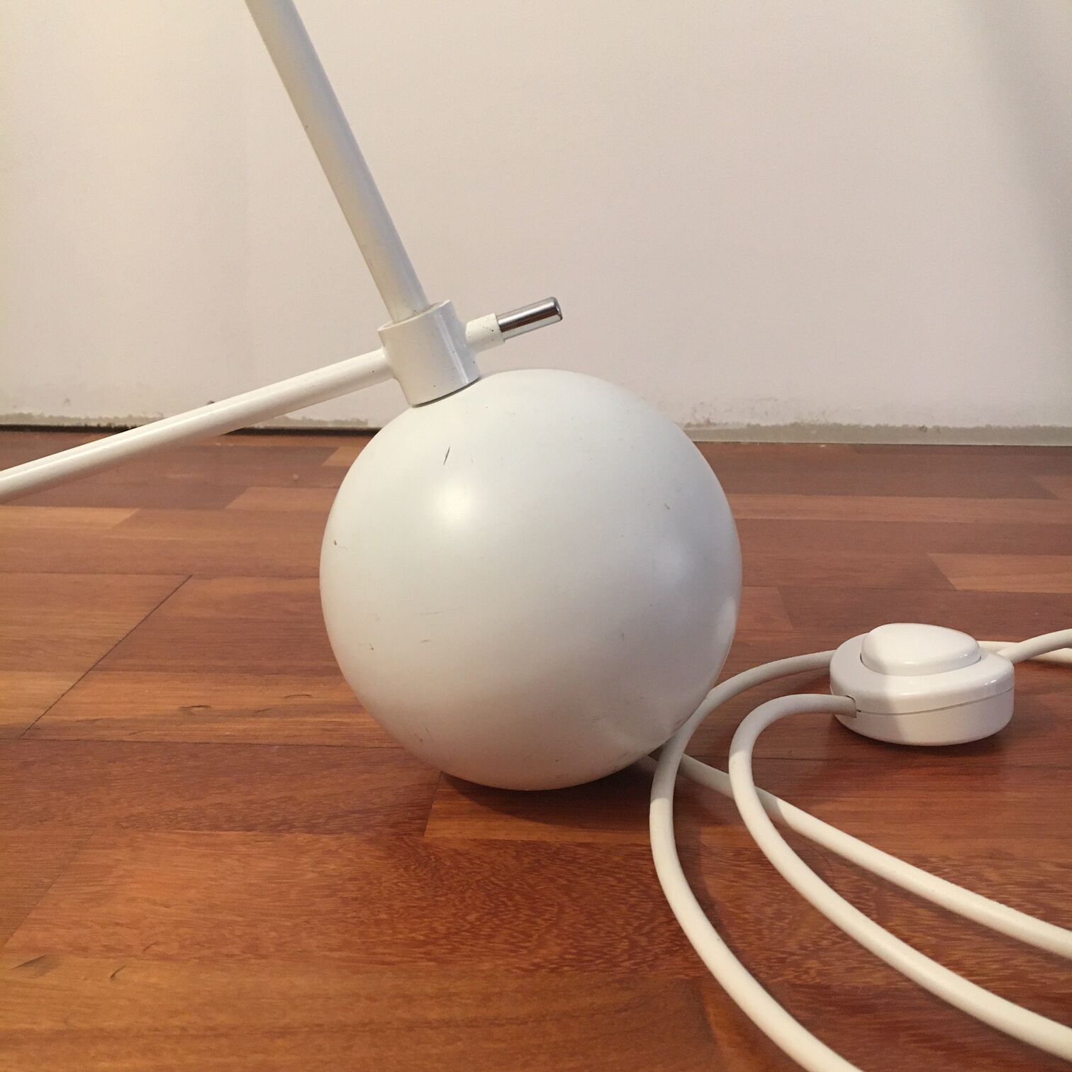 Diabolo floor lamp