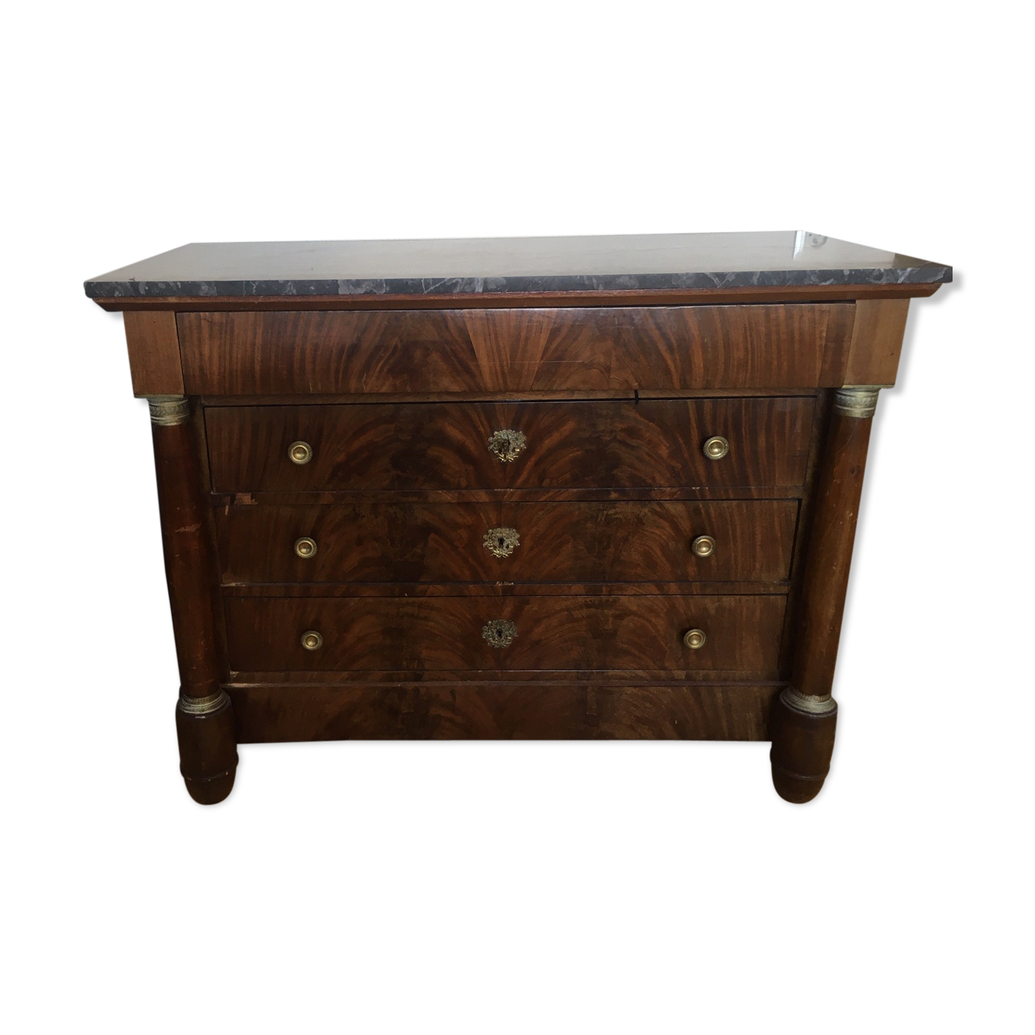 Empire dresser
