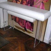 Console lin et lucite