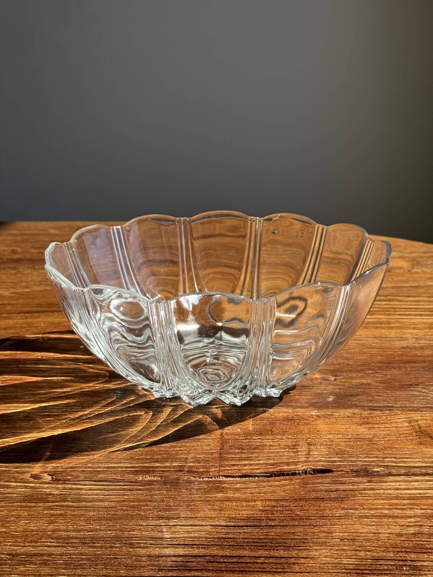 Small vintage Arcoroc Codec glass salad bowl with stylized petal patterns