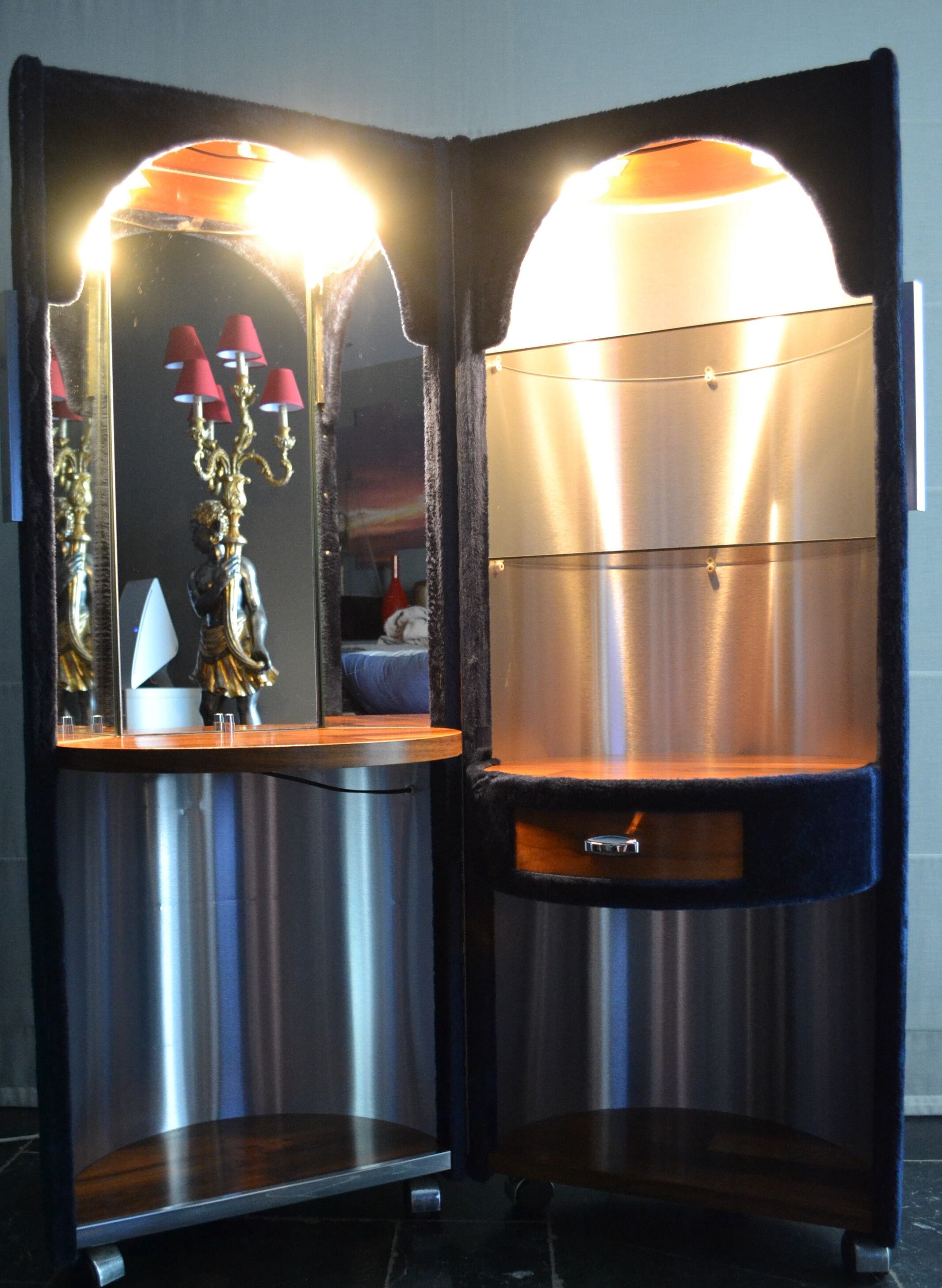 70's moumoutte dressing table, distributed by Roche Bobois