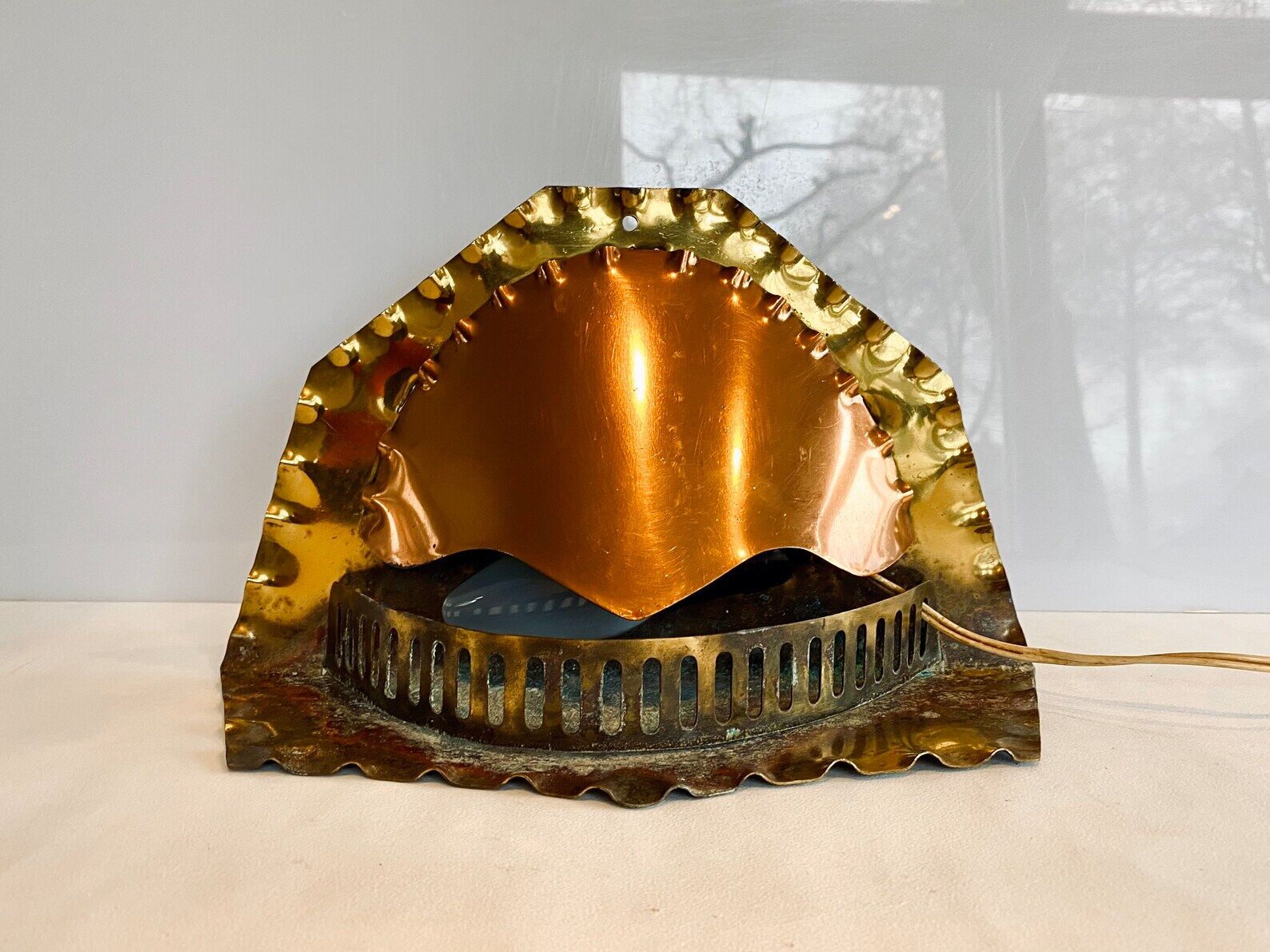 Unique mid century table lamp "fireplace" copper & brass, art deco, vintage light