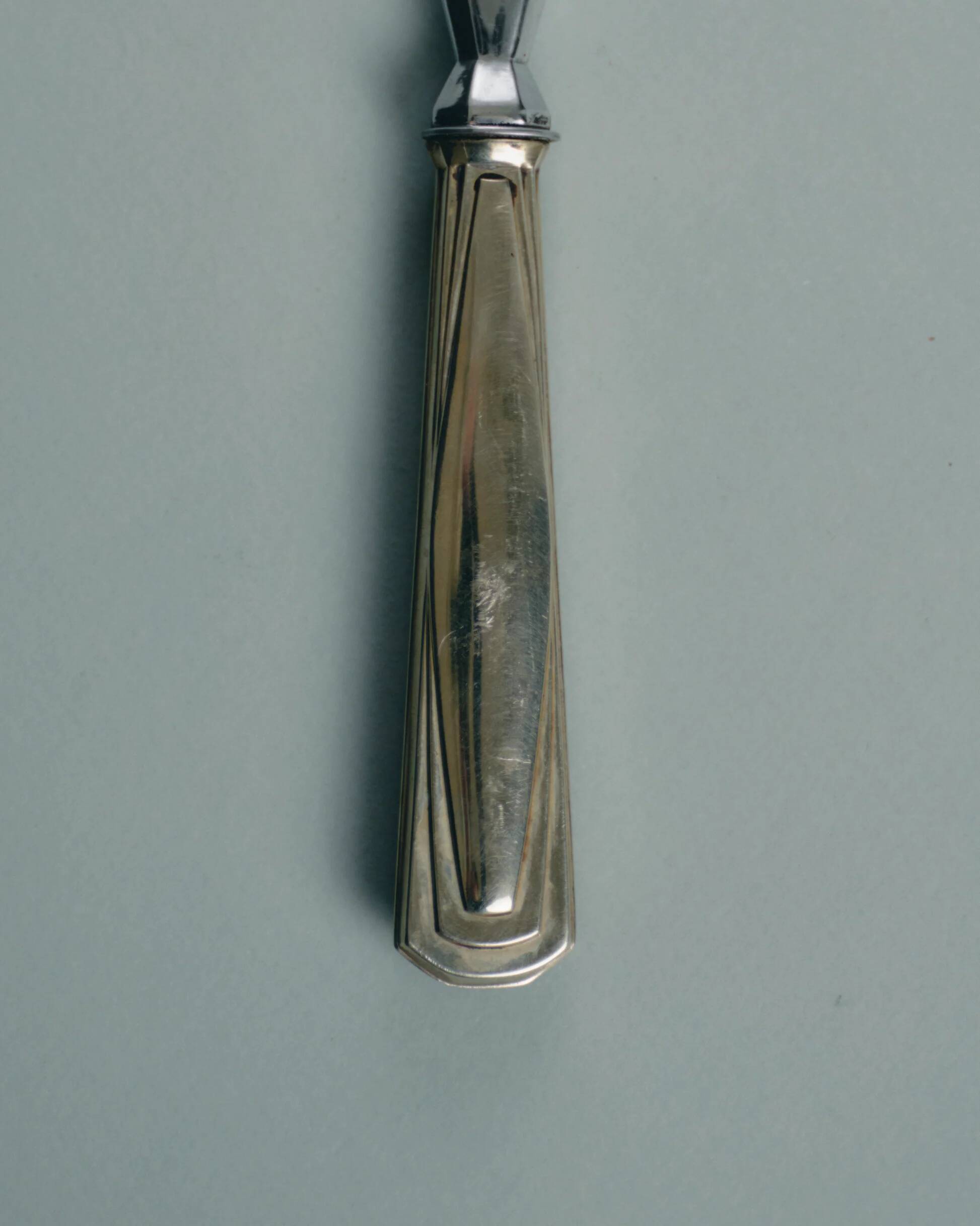 Art Deco silver-plated metal serving scoop, 1930s