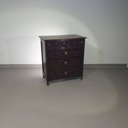 Particularly cool English chest of drawers. Dated (Charles 2 era). Made of solid oak with beautiful patina.