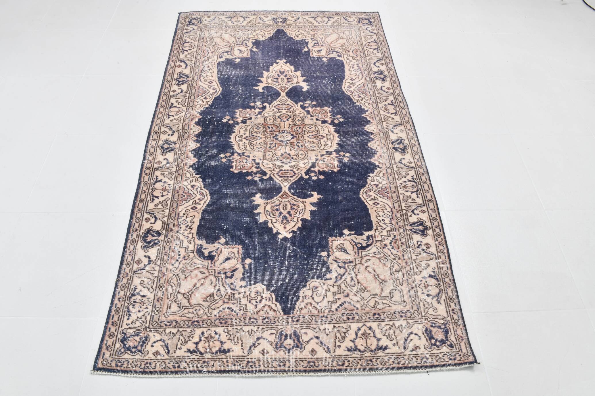 4x7 Beige & Blue Wool Vintage Rug, Handwoven Persian Rug, 116x198Cm