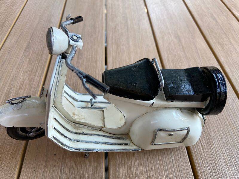 Decorative Toy in Painted Tin Scooter Vespa Piaggio 1955 collection "The Wasp"