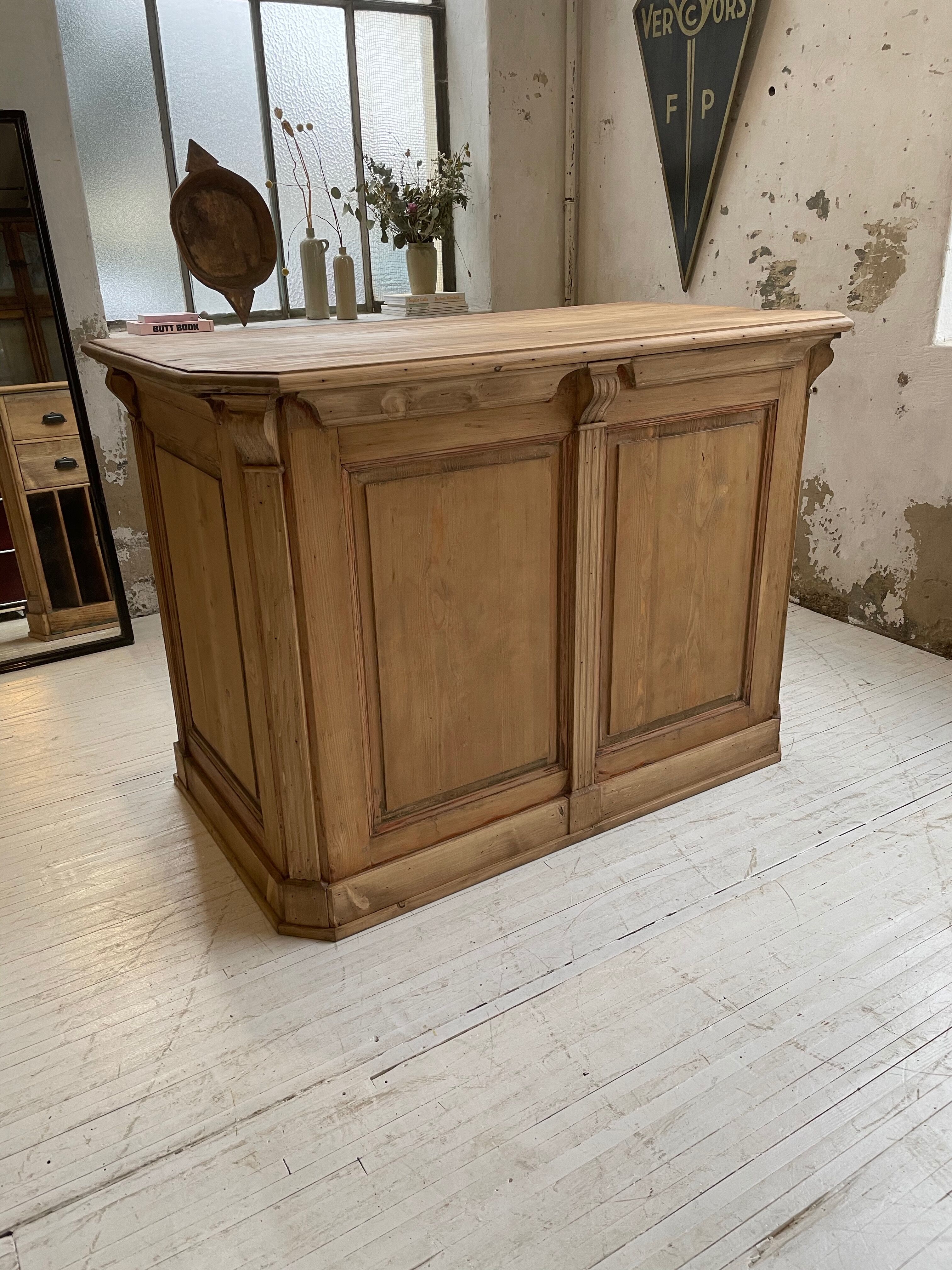 Old XXL drawer counter