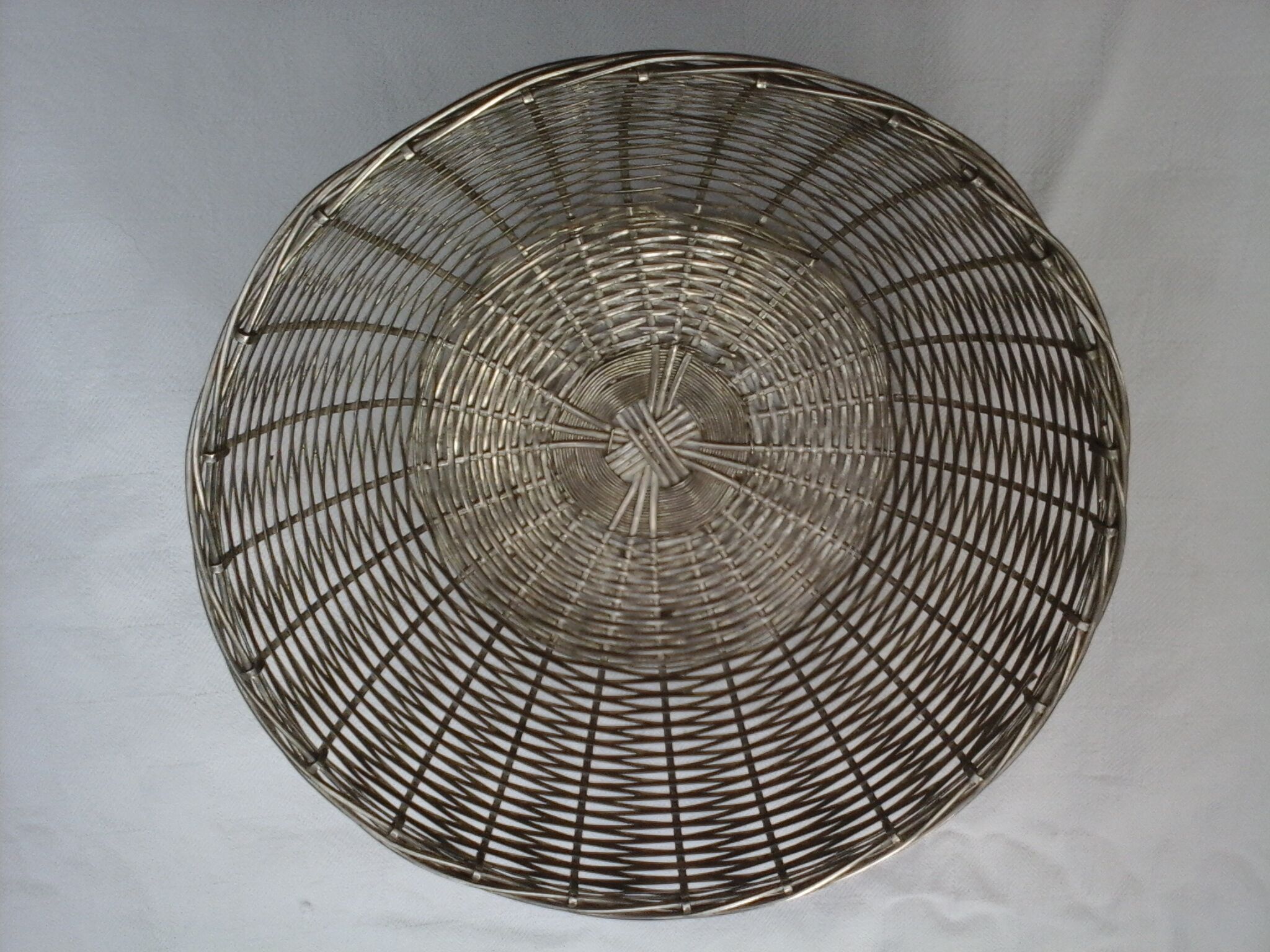 Basket basket braided metal