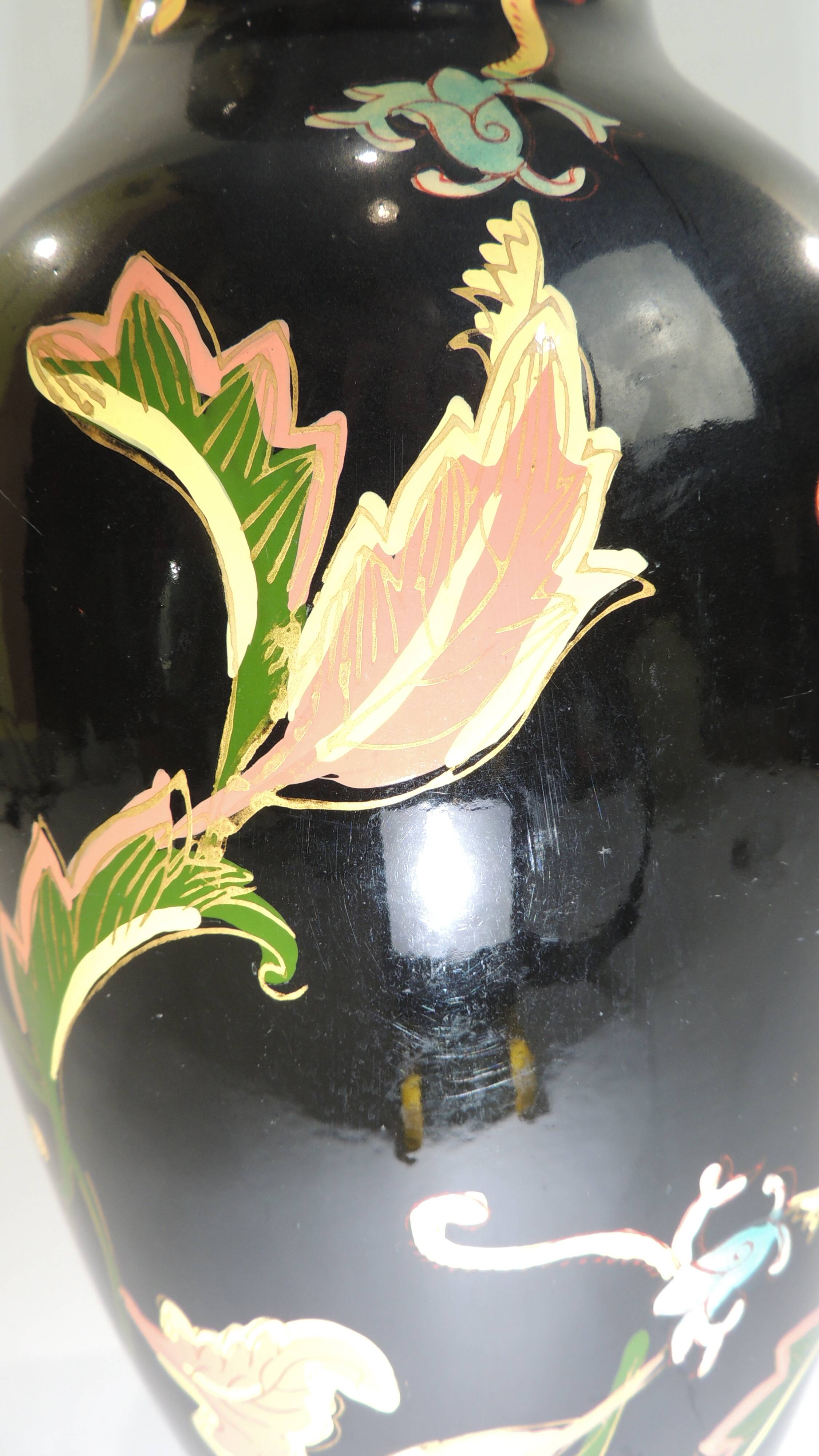 Old Large black vase decorated with leaves /vintage/ XXsiecle/potiche
