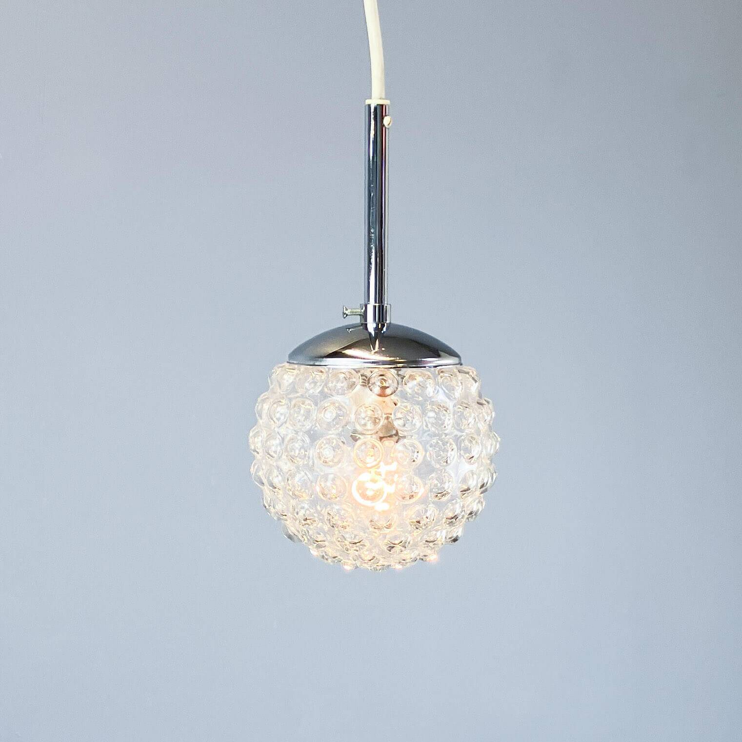 Lumière de plafond, modèle P115 par Rolf Krüger pour Staff + Schwarz, globe en verre, chrome, années 1970.