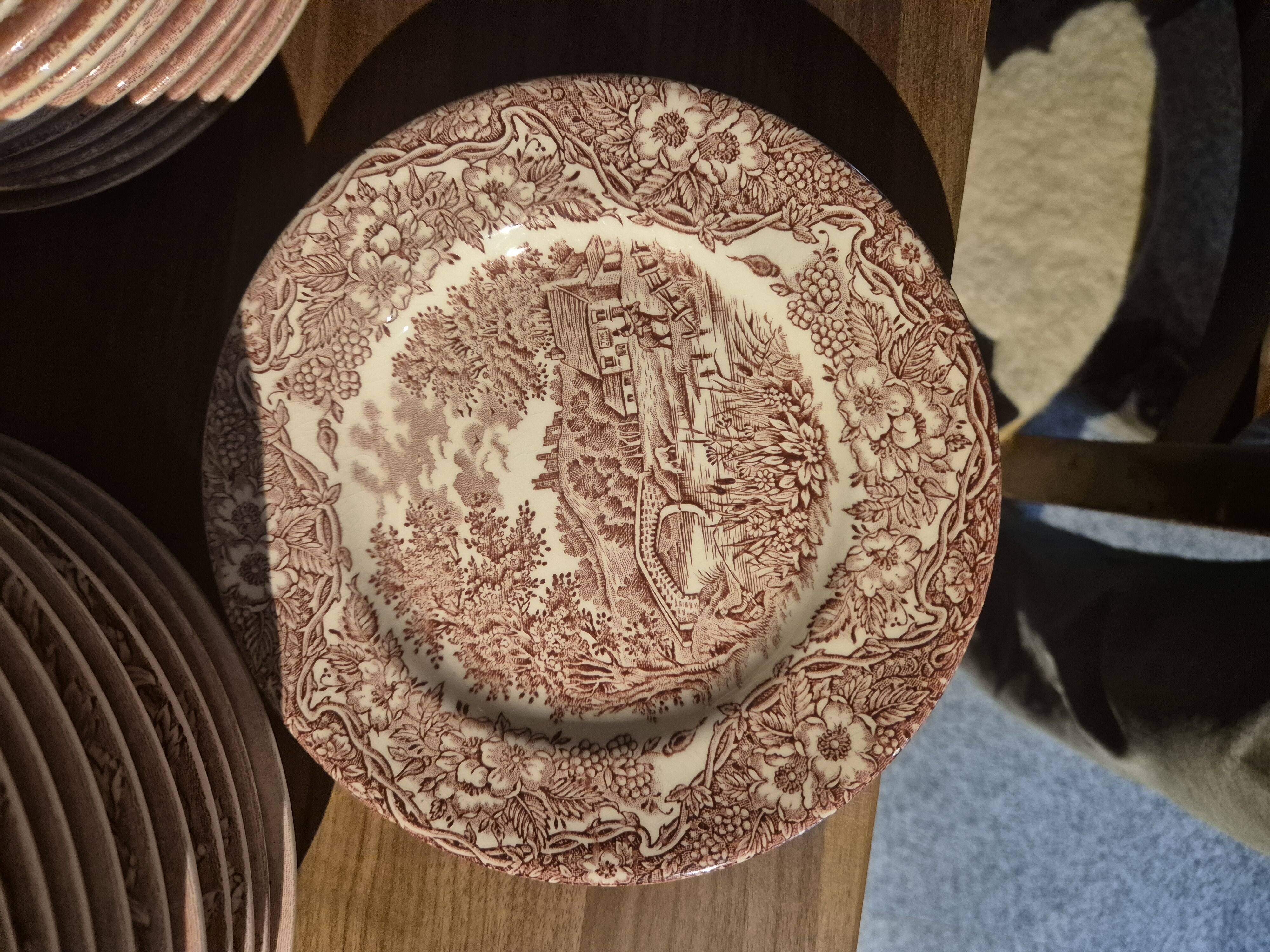 Important Porcelain Service EIT England