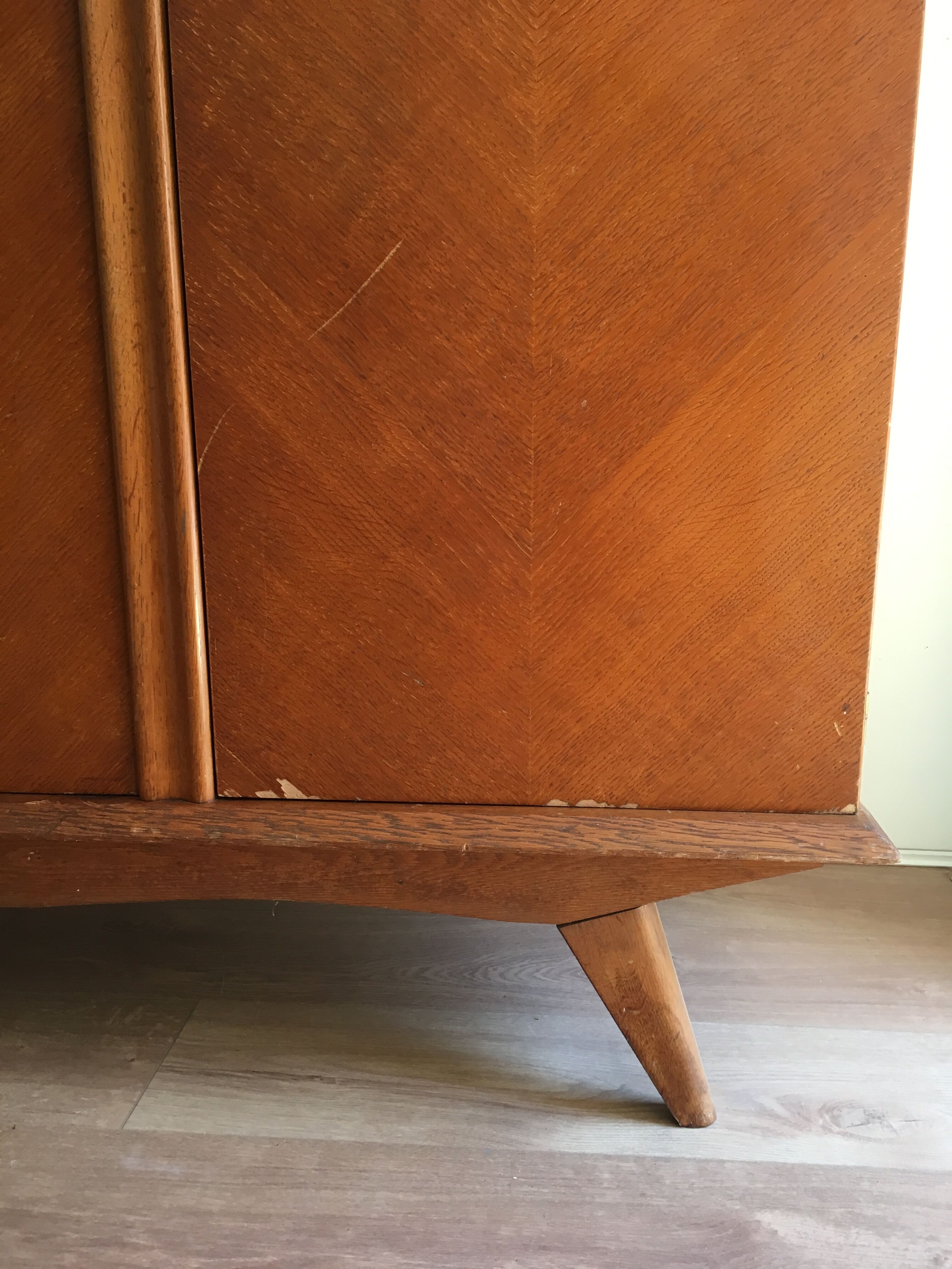 Vintage 3-doors cabinet with feet compass