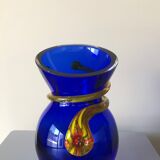 Vase bleu en verre de boheme