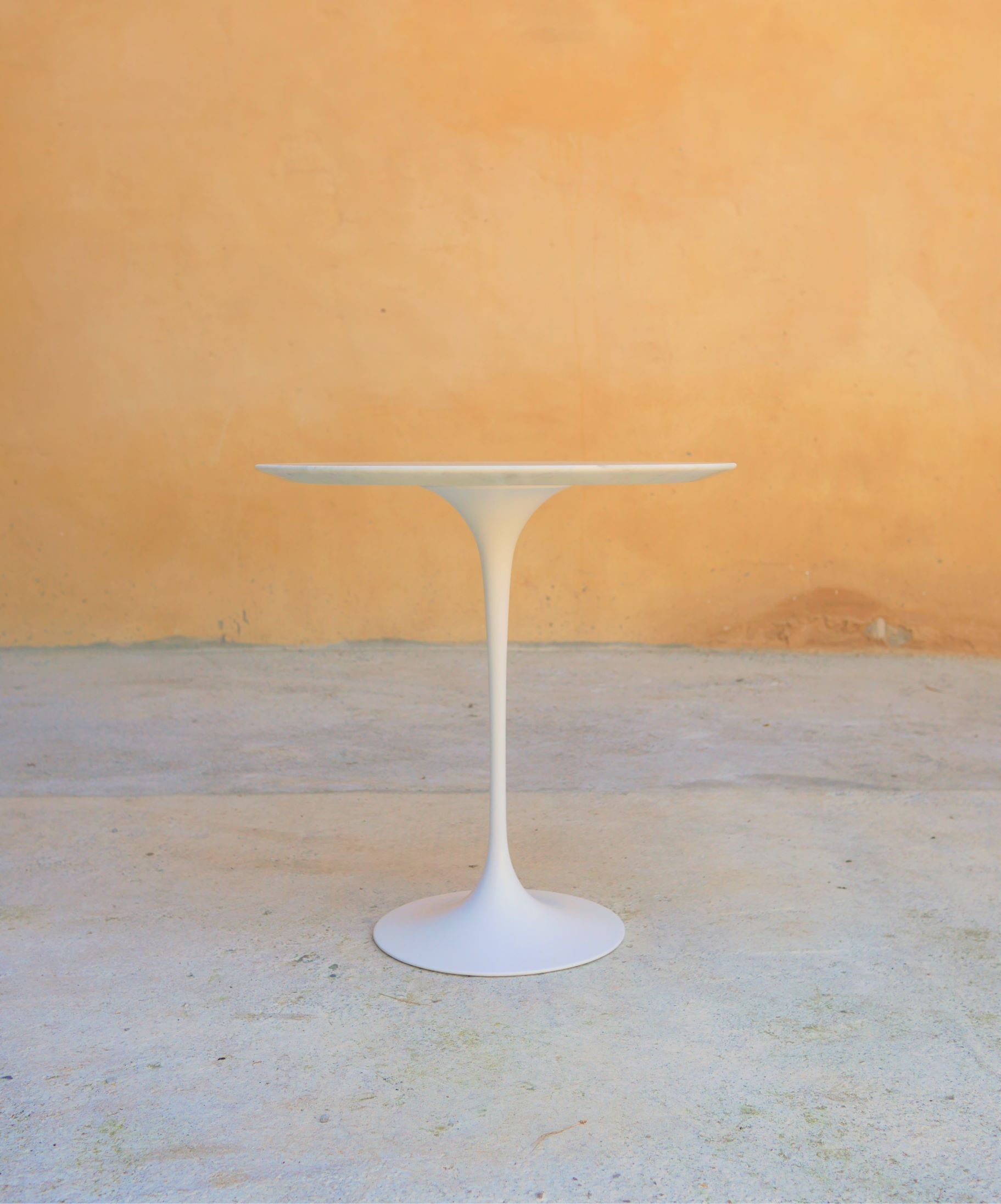 Tulip side table by Eero Saarinen for Knoll International Editions