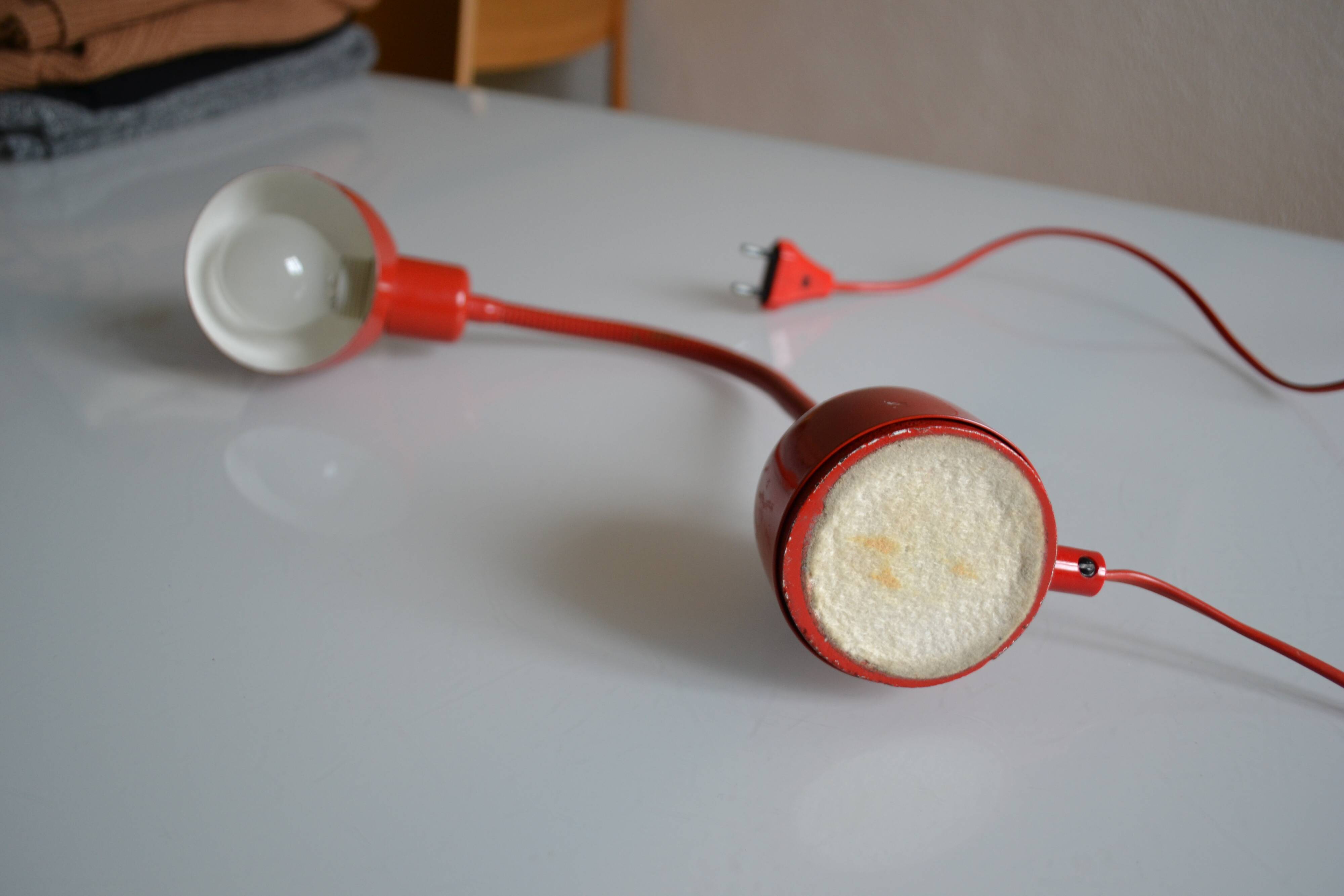 Lampe de bureau vintage France rouge Postmoderniste années 80 1980