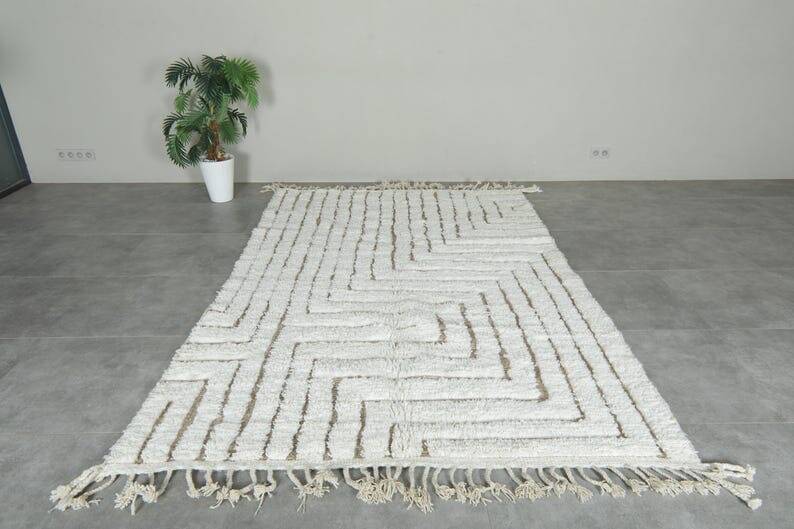 Pure natural wool Berber rug for your living room, size 150 x 250 cm.