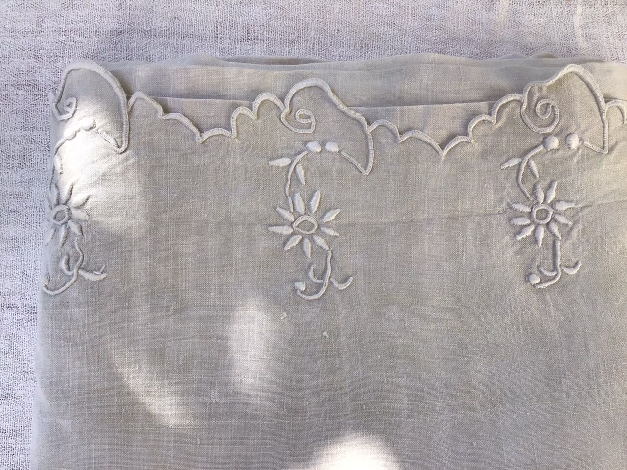 Embroidered linen sheet marked "JP"
