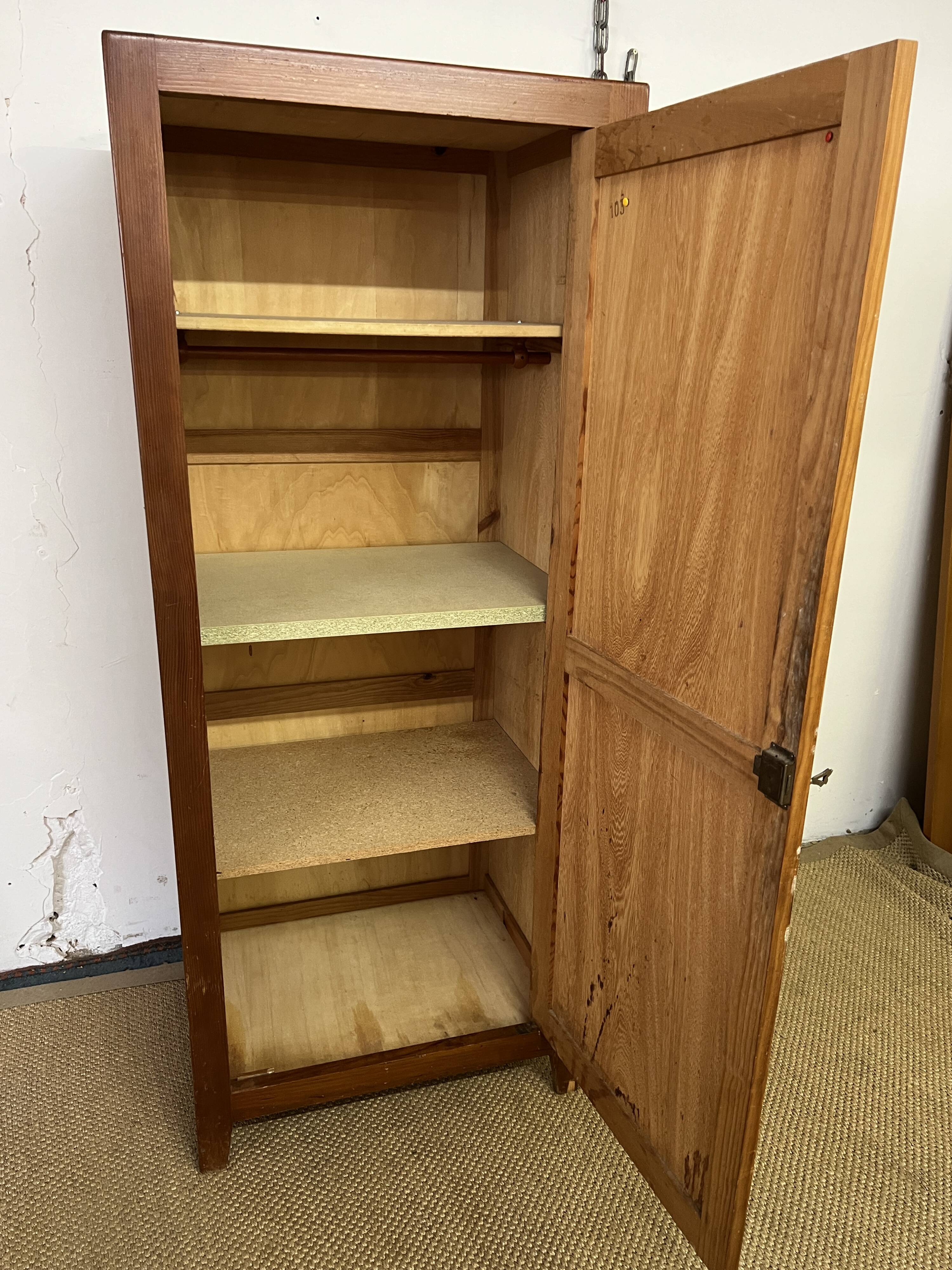 Armoire parisienne en bois vintage