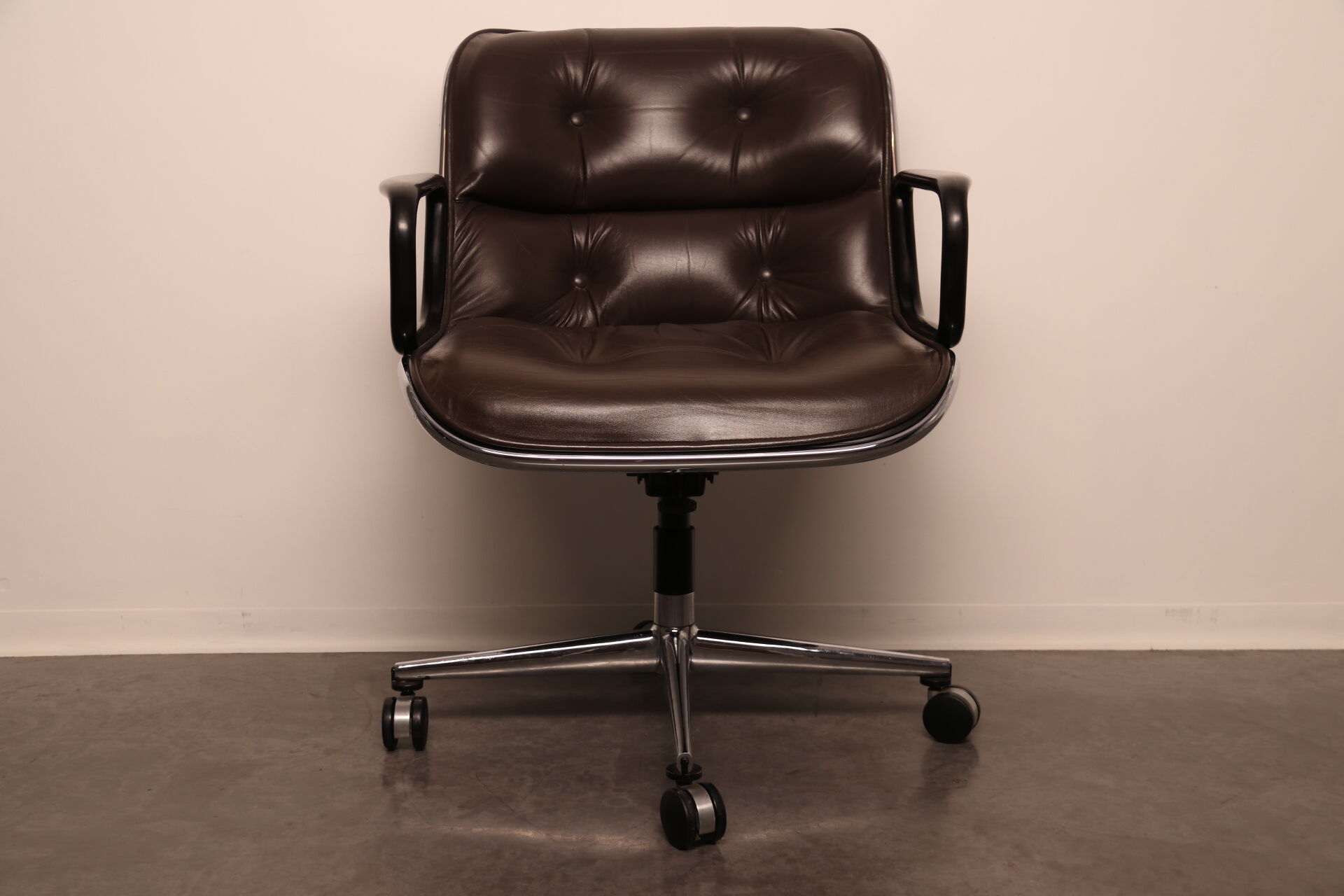 Executive office chair by Charles Pollock for Knoll - US - 1970's