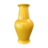 Vase jaune en céramique vernissée Chine, début XXe siècle