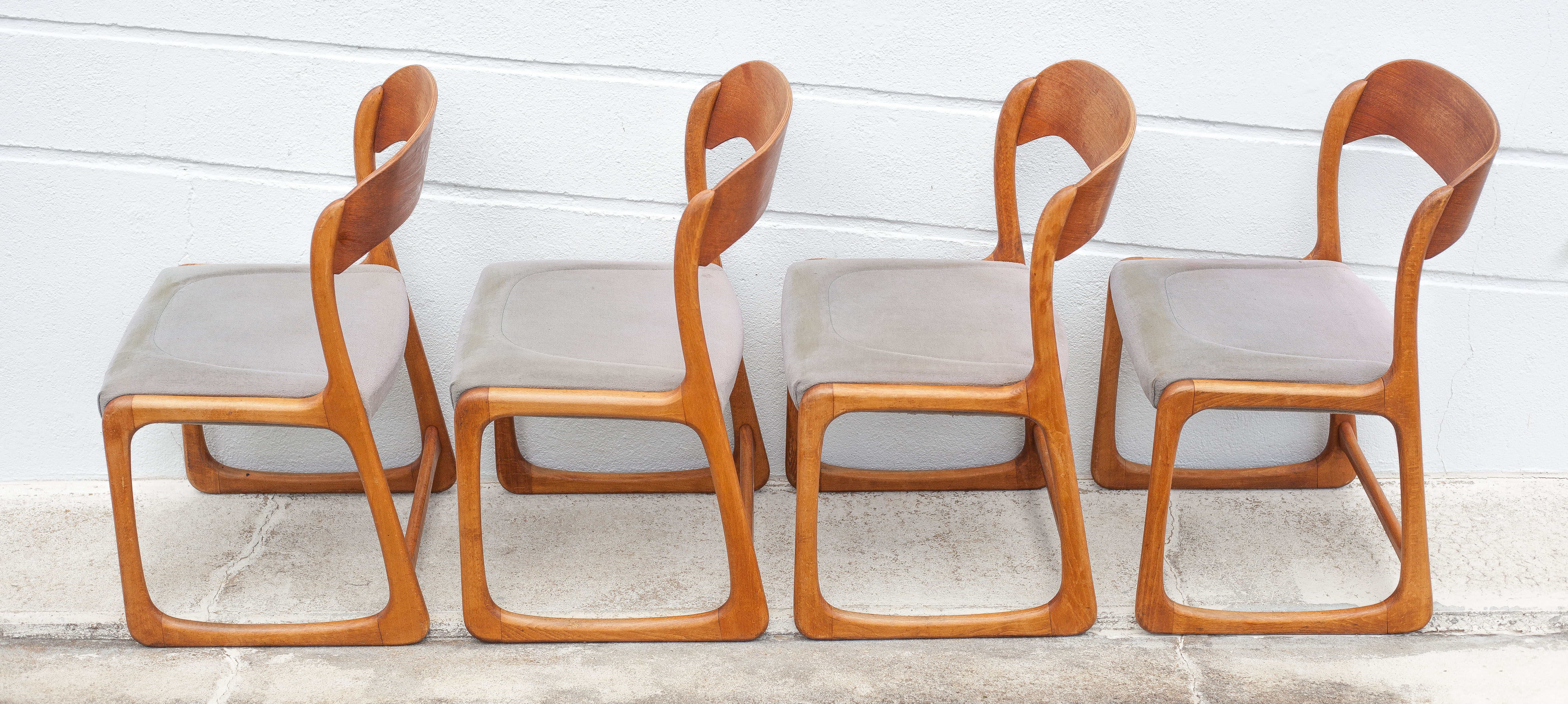 Lot 4 chairs Baumann model Sled sled, wooden chair, Scandinavian design chair, 60s