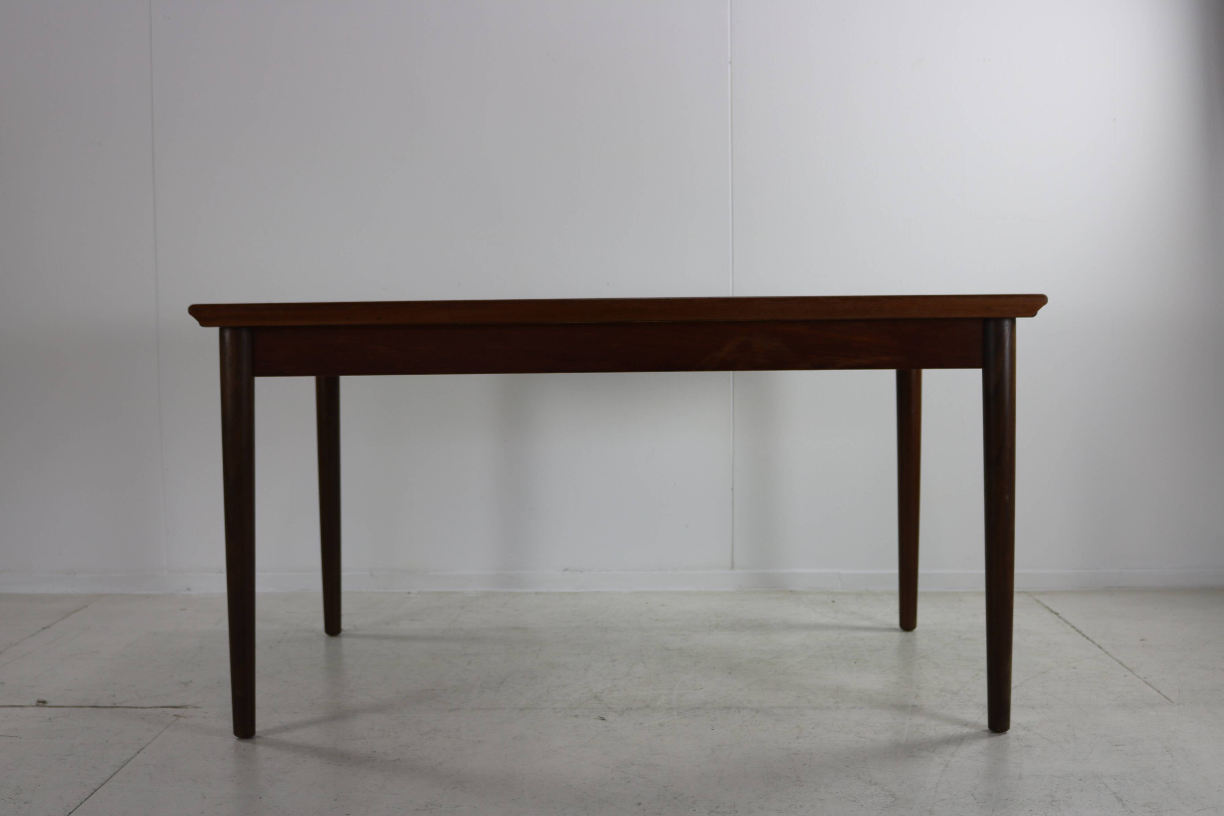 Danish sixties design teakwood extendable dining for Glostrup Møbelfabrik